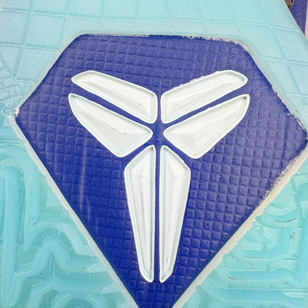 图片[20]-＃S2纯原 NK Zoom Kobe ZK5 科比5代 X-Ray 蓝色骨骼 HJ4303-400 Zoom Turbo气垫➕后掌EVA缓震 实战配置直接拉满 原楦纸板开发 鞋身流线型、后跟塑形 区分土肥圆 原档数据3D打印 鞋面细节匹配原版 全身鞋材卡料色独家定制 唯一正确喷漆SWOOSH NK专利Flyknit飞线科技，给予鞋身足够抗扭矩力 真实底模最大48.5 实战利器 专供海外市场 尺码：40 40.5 41 42 42.5 43 44 44.5 45 46 47.5 48.5 （脚宽、脚胖 建议买大半码）-选品中心