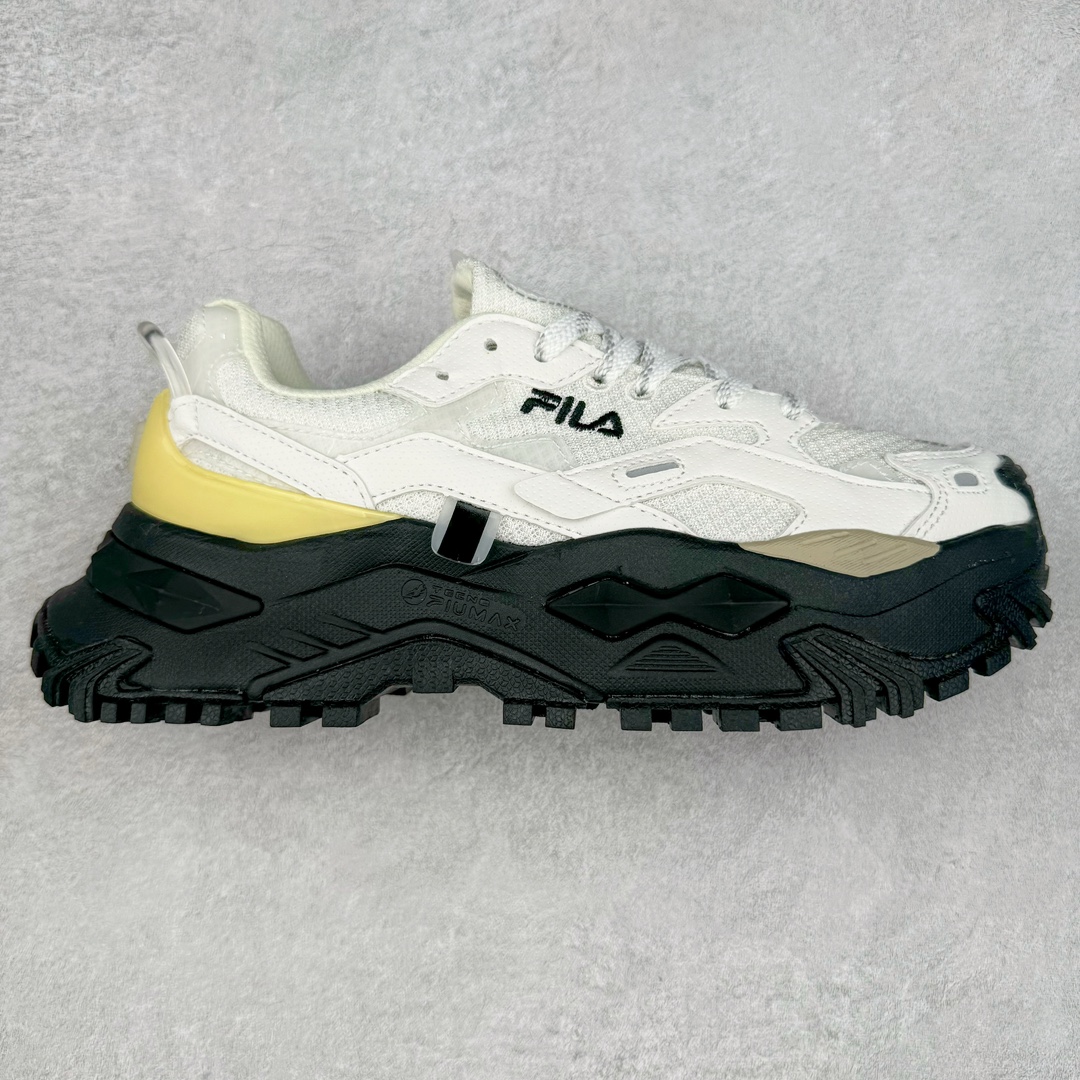 斐乐Fila Fusion Bianco 硬糖系列老爹风增高厚底复古中性休闲运动慢跑鞋 FILA FUSION正式推出全新BIANCO硬糖鞋，该鞋款灵感来自于阿尔卑斯山最高峰Moute Bianco的灵感，同时全掌搭载TECNO-PIUMAX轻能发泡科技，鞋面上穿插了层次丰富的设计，更增添酷炫感。大底采用山峦起伏的设计理念，整个夏天，带你感受来自阿尔卑斯雪山的凉爽。BIANCO硬糖鞋是FILA FUSION为女性打造的全新专属鞋款，BIANCO在意大利语中意为白色，BIANCO鞋底上的棱形结构意为雪山上晶莹剔透的水晶，又好像一颗颗甜美的硬糖，代表着外表绚丽、内心坚定，拥有自己主张的女性主义。让每个穿上的女生都能做最亮的高冷百变女王，可甜可飒，夏日炎炎，有硬糖更甜！尺码：35.5 36 36.5 37.5 38 38.5 39 40-选品中心