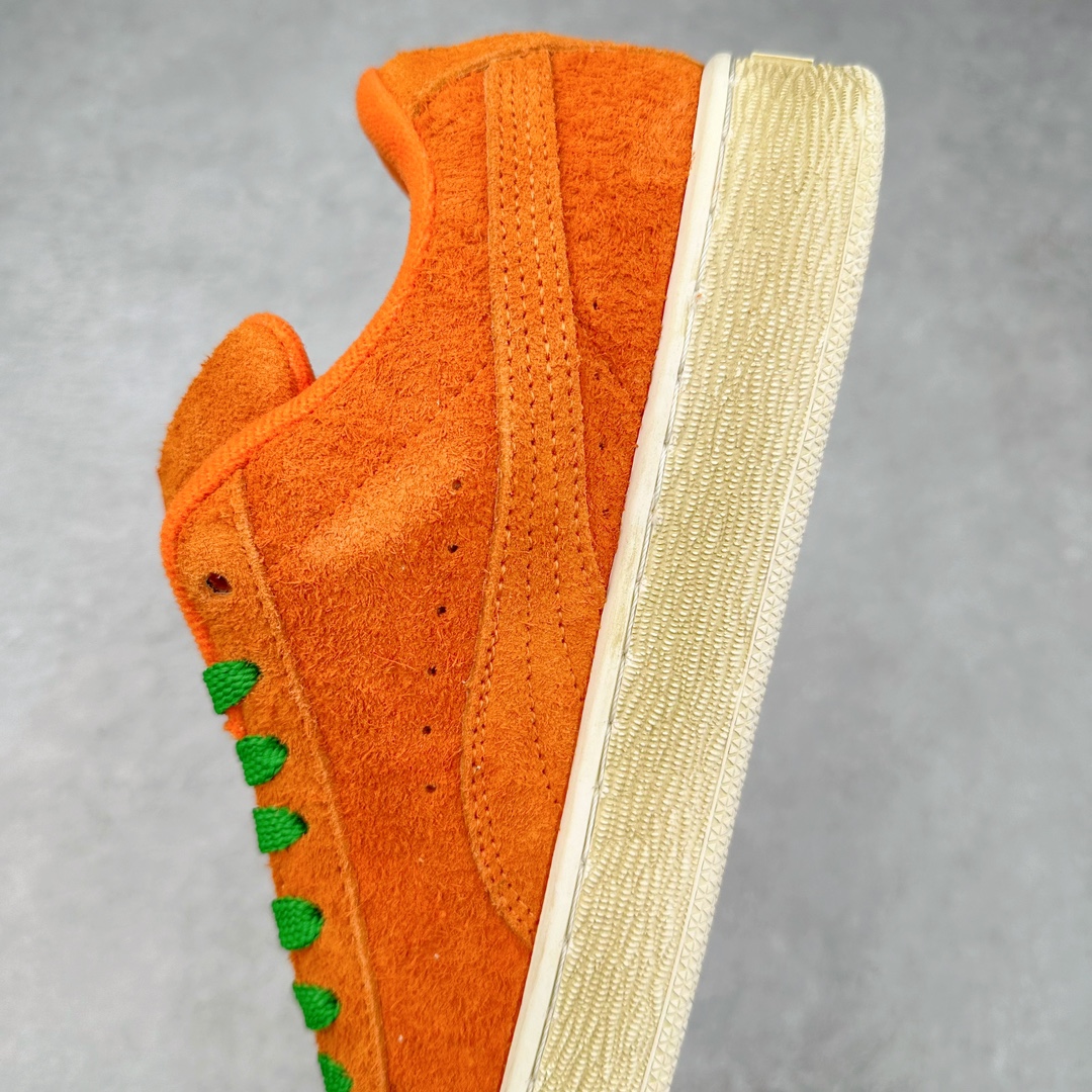 图片[7]-PUMA SUEDE XL 彪马新款面包鞋男女同款复古休闲板鞋 赠送一双鞋带 鞋身通体采用细腻的麂皮材质 厚实柔软 质感出众 鞋侧保留PUMA标志性跑道图案 侧面与后跟点缀金属色PUMA LOGO 兼具辨识度与细节感 加厚鞋垫、饱满鞋舌 搭配加宽扁形鞋带 使得穿着感更加贴合与舒适 值得一提的是 本季SUEDE XL鞋款以黑色、红色及蓝色最为瞩目 经典黑的配色 在低调之余可轻松驾驭任何潮流风格造型 而高饱和度的配色 则是当之无愧的早春出街利器。货号： 395205 尺码：36 37 37.5 38 38.5 39 40 40.5 41 42 42.5 43 44 45-选品中心