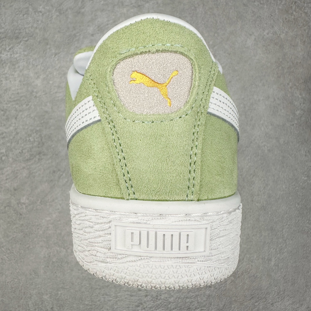 图片[8]-PUMA SUEDE XL 彪马新款面包鞋男女同款复古休闲板鞋 赠送一双鞋带 鞋身通体采用细腻的麂皮材质 厚实柔软 质感出众 鞋侧保留PUMA标志性跑道图案 侧面与后跟点缀金属色PUMA LOGO 兼具辨识度与细节感 加厚鞋垫、饱满鞋舌 搭配加宽扁形鞋带 使得穿着感更加贴合与舒适 值得一提的是 本季SUEDE XL鞋款以黑色、红色及蓝色最为瞩目 经典黑的配色 在低调之余可轻松驾驭任何潮流风格造型 而高饱和度的配色 则是当之无愧的早春出街利器。货号： 395205 尺码：36 37 37.5 38 38.5 39 40 40.5 41 42 42.5 43 44 45-选品中心