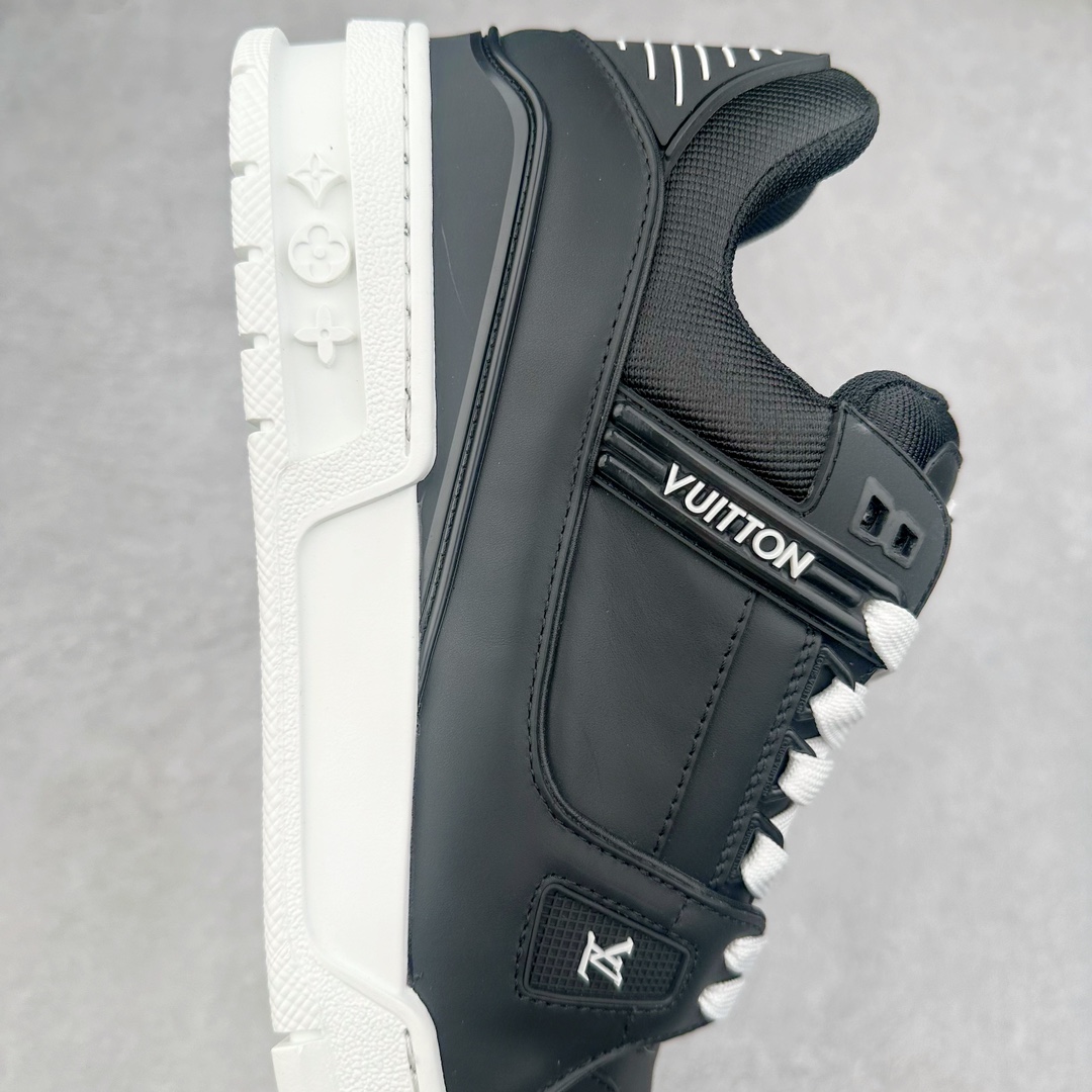 图片[6]-＃DT Louis Vuitton Trainer lv时装走秀运动鞋 实力大厂出品 平台专供 全网最全配色更新最快 最成熟的做工稳定的品控 完美鞋型超高的清洁度 零毛边线头瑕疵 全套原楦原纸版原鞋开模 全网最具灵魂的版型 正确原装黄色鞋盒 正确中底印花 鞋面印花3D高频深度立体 全鞋电脑针车 紧密相连 针距密度一致 环保乳胶注塑鞋垫 厚度脚感还原原版 皮面裁剪部位 统一油边封口工艺 原装橡胶大底含胶量大底组合零偏差 专柜全套包装 防尘袋 说明书 质保卡 男女鞋 尺码：35 36 37 38 39 40 41 42 43 44 45-选品中心