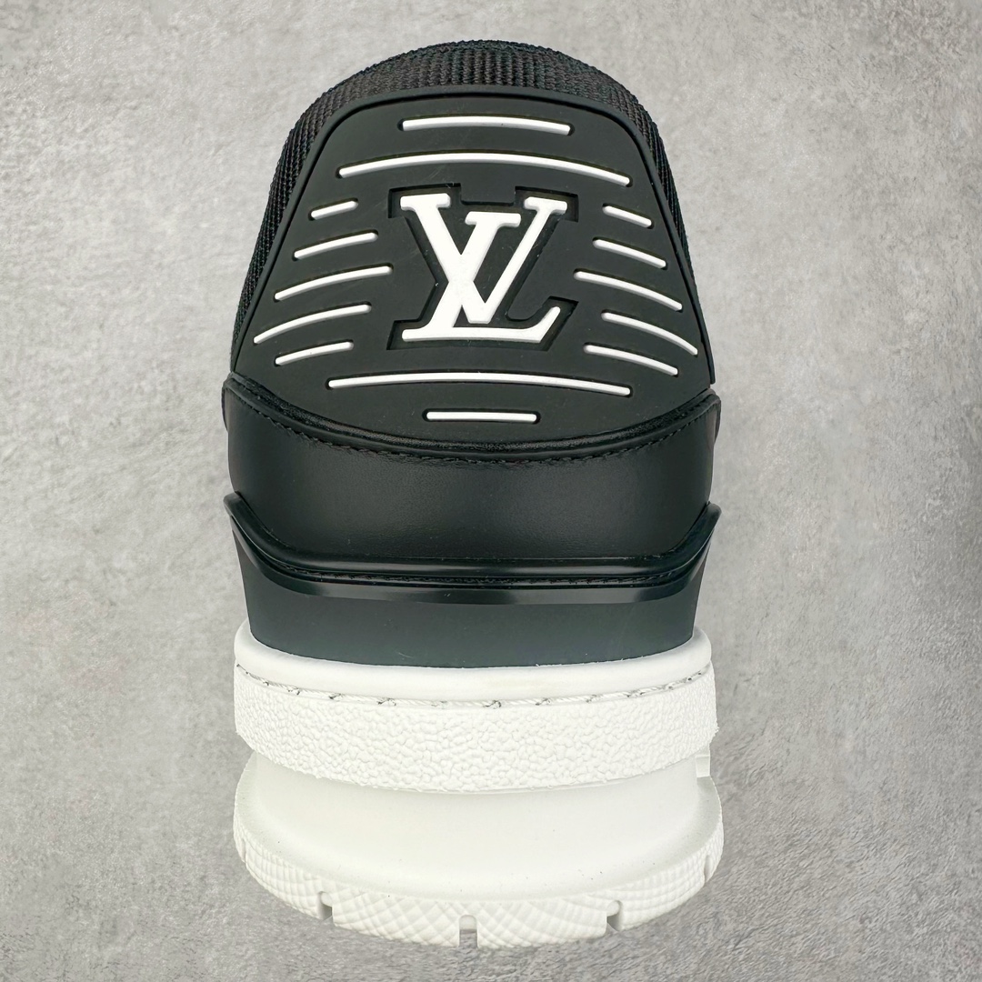 图片[8]-＃DT Louis Vuitton Trainer lv时装走秀运动鞋 实力大厂出品 平台专供 全网最全配色更新最快 最成熟的做工稳定的品控 完美鞋型超高的清洁度 零毛边线头瑕疵 全套原楦原纸版原鞋开模 全网最具灵魂的版型 正确原装黄色鞋盒 正确中底印花 鞋面印花3D高频深度立体 全鞋电脑针车 紧密相连 针距密度一致 环保乳胶注塑鞋垫 厚度脚感还原原版 皮面裁剪部位 统一油边封口工艺 原装橡胶大底含胶量大底组合零偏差 专柜全套包装 防尘袋 说明书 质保卡 男女鞋 尺码：35 36 37 38 39 40 41 42 43 44 45-选品中心