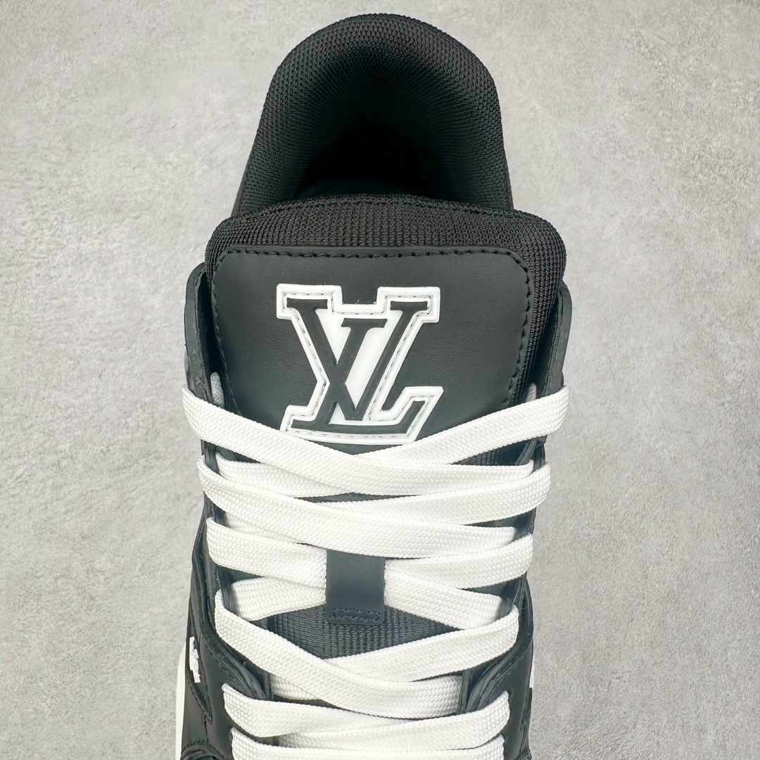 图片[5]-＃DT Louis Vuitton Trainer lv时装走秀运动鞋 实力大厂出品 平台专供 全网最全配色更新最快 最成熟的做工稳定的品控 完美鞋型超高的清洁度 零毛边线头瑕疵 全套原楦原纸版原鞋开模 全网最具灵魂的版型 正确原装黄色鞋盒 正确中底印花 鞋面印花3D高频深度立体 全鞋电脑针车 紧密相连 针距密度一致 环保乳胶注塑鞋垫 厚度脚感还原原版 皮面裁剪部位 统一油边封口工艺 原装橡胶大底含胶量大底组合零偏差 专柜全套包装 防尘袋 说明书 质保卡 男女鞋 尺码：35 36 37 38 39 40 41 42 43 44 45-选品中心