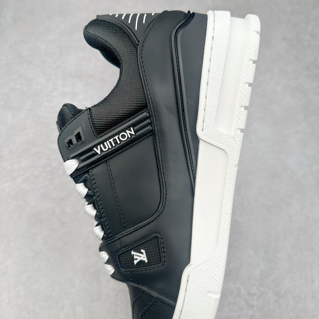 图片[7]-＃DT Louis Vuitton Trainer lv时装走秀运动鞋 实力大厂出品 平台专供 全网最全配色更新最快 最成熟的做工稳定的品控 完美鞋型超高的清洁度 零毛边线头瑕疵 全套原楦原纸版原鞋开模 全网最具灵魂的版型 正确原装黄色鞋盒 正确中底印花 鞋面印花3D高频深度立体 全鞋电脑针车 紧密相连 针距密度一致 环保乳胶注塑鞋垫 厚度脚感还原原版 皮面裁剪部位 统一油边封口工艺 原装橡胶大底含胶量大底组合零偏差 专柜全套包装 防尘袋 说明书 质保卡 男女鞋 尺码：35 36 37 38 39 40 41 42 43 44 45-选品中心