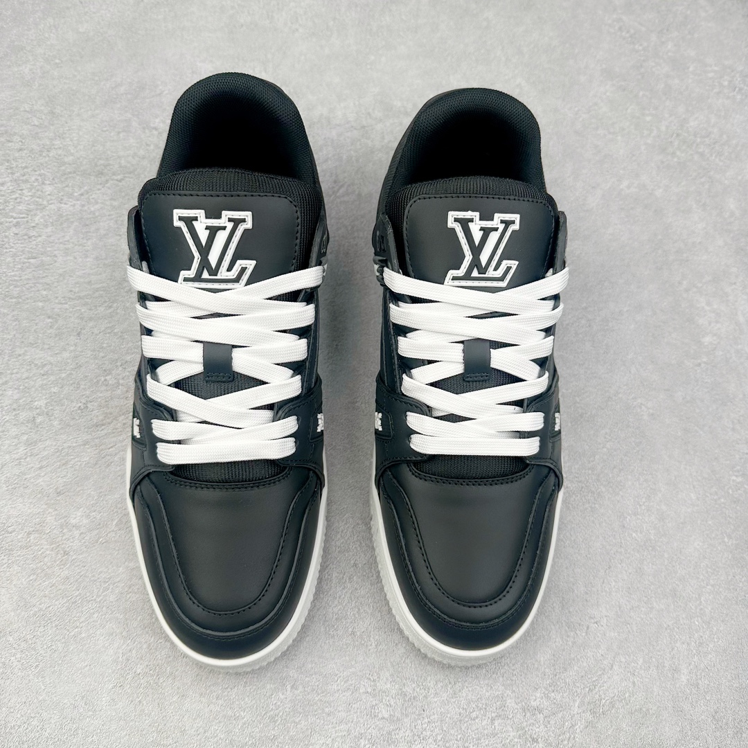 图片[2]-＃DT Louis Vuitton Trainer lv时装走秀运动鞋 实力大厂出品 平台专供 全网最全配色更新最快 最成熟的做工稳定的品控 完美鞋型超高的清洁度 零毛边线头瑕疵 全套原楦原纸版原鞋开模 全网最具灵魂的版型 正确原装黄色鞋盒 正确中底印花 鞋面印花3D高频深度立体 全鞋电脑针车 紧密相连 针距密度一致 环保乳胶注塑鞋垫 厚度脚感还原原版 皮面裁剪部位 统一油边封口工艺 原装橡胶大底含胶量大底组合零偏差 专柜全套包装 防尘袋 说明书 质保卡 男女鞋 尺码：35 36 37 38 39 40 41 42 43 44 45-选品中心
