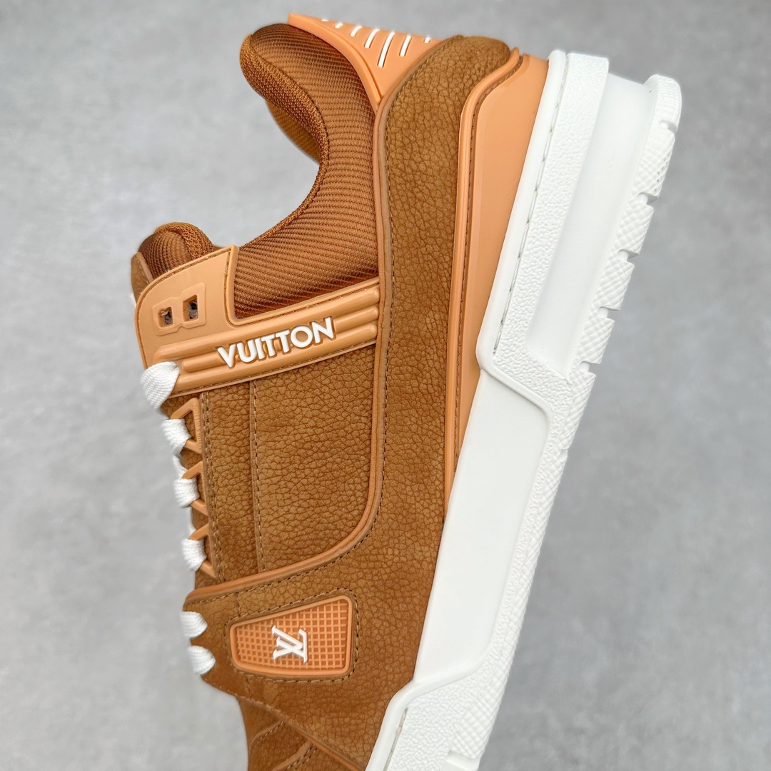 图片[7]-＃DT Louis Vuitton Trainer lv时装走秀运动鞋 实力大厂出品 平台专供 全网最全配色更新最快 最成熟的做工稳定的品控 完美鞋型超高的清洁度 零毛边线头瑕疵 全套原楦原纸版原鞋开模 全网最具灵魂的版型 正确原装黄色鞋盒 正确中底印花 鞋面印花3D高频深度立体 全鞋电脑针车 紧密相连 针距密度一致 环保乳胶注塑鞋垫 厚度脚感还原原版 皮面裁剪部位 统一油边封口工艺 原装橡胶大底含胶量大底组合零偏差 专柜全套包装 防尘袋 说明书 质保卡 男女鞋 尺码：35 36 37 38 39 40 41 42 43 44 45-选品中心