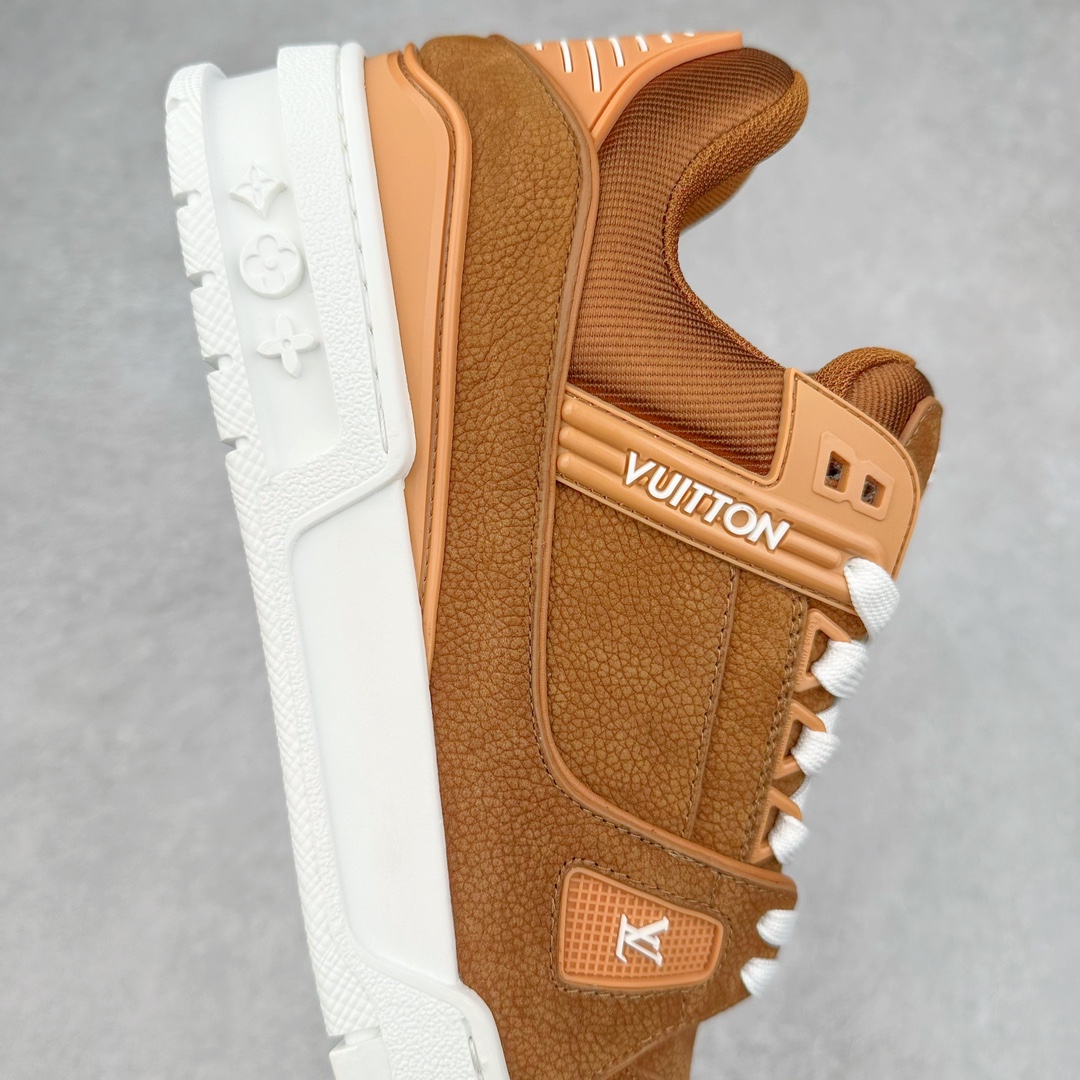 图片[6]-＃DT Louis Vuitton Trainer lv时装走秀运动鞋 实力大厂出品 平台专供 全网最全配色更新最快 最成熟的做工稳定的品控 完美鞋型超高的清洁度 零毛边线头瑕疵 全套原楦原纸版原鞋开模 全网最具灵魂的版型 正确原装黄色鞋盒 正确中底印花 鞋面印花3D高频深度立体 全鞋电脑针车 紧密相连 针距密度一致 环保乳胶注塑鞋垫 厚度脚感还原原版 皮面裁剪部位 统一油边封口工艺 原装橡胶大底含胶量大底组合零偏差 专柜全套包装 防尘袋 说明书 质保卡 男女鞋 尺码：35 36 37 38 39 40 41 42 43 44 45-选品中心