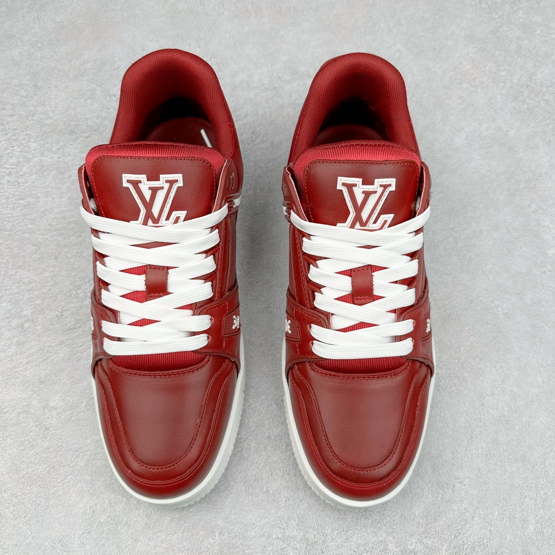 图片[2]-＃DT Louis Vuitton Trainer lv时装走秀运动鞋 实力大厂出品 平台专供 全网最全配色更新最快 最成熟的做工稳定的品控 完美鞋型超高的清洁度 零毛边线头瑕疵 全套原楦原纸版原鞋开模 全网最具灵魂的版型 正确原装黄色鞋盒 正确中底印花 鞋面印花3D高频深度立体 全鞋电脑针车 紧密相连 针距密度一致 环保乳胶注塑鞋垫 厚度脚感还原原版 皮面裁剪部位 统一油边封口工艺 原装橡胶大底含胶量大底组合零偏差 专柜全套包装 防尘袋 说明书 质保卡 男女鞋 尺码：35 36 37 38 39 40 41 42 43 44 45-选品中心