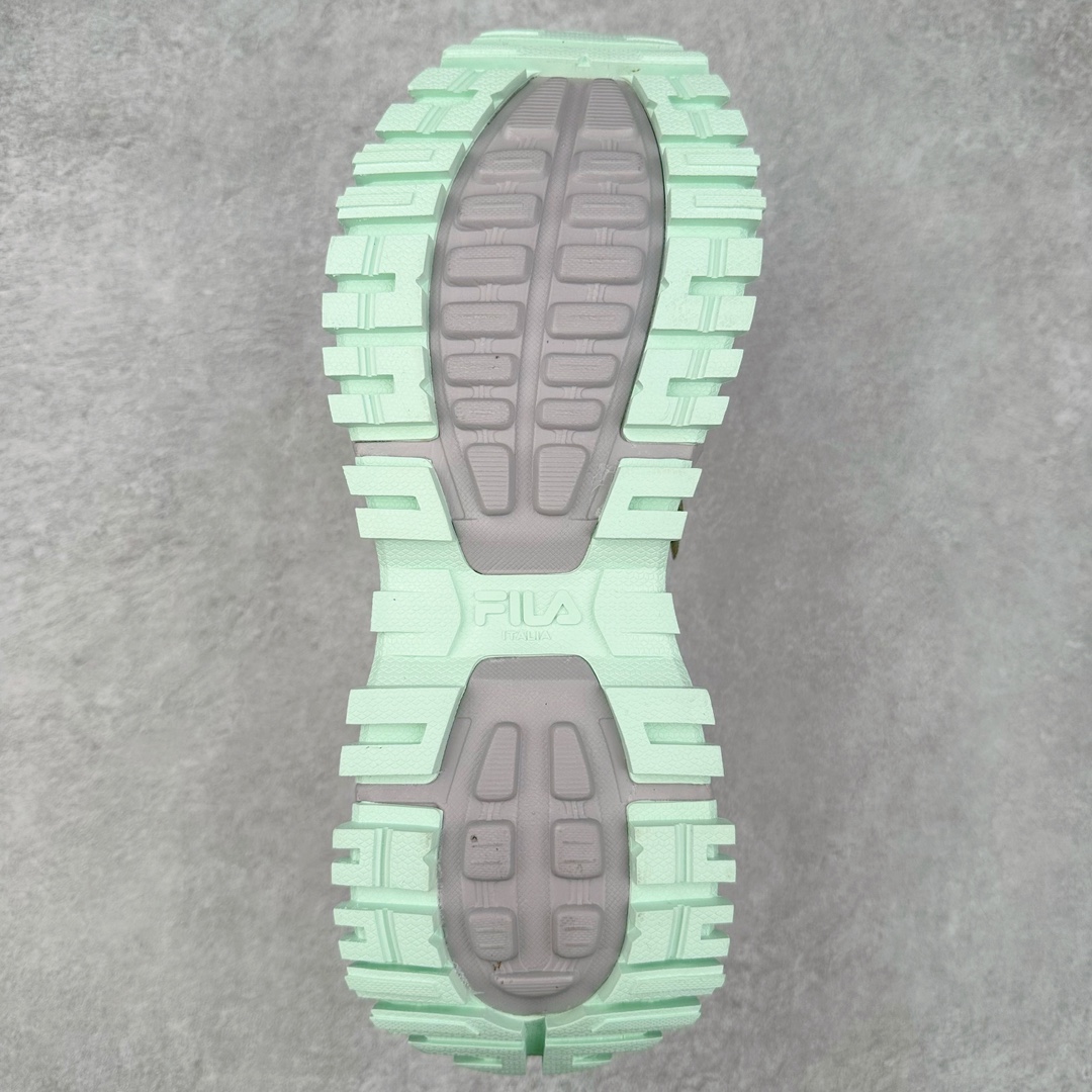 图片[9]-斐乐Fila Fusion Bianco 硬糖系列老爹风增高厚底复古中性休闲运动慢跑鞋 FILA FUSION正式推出全新BIANCO硬糖鞋，该鞋款灵感来自于阿尔卑斯山最高峰Moute Bianco的灵感，同时全掌搭载TECNO-PIUMAX轻能发泡科技，鞋面上穿插了层次丰富的设计，更增添酷炫感。大底采用山峦起伏的设计理念，整个夏天，带你感受来自阿尔卑斯雪山的凉爽。BIANCO硬糖鞋是FILA FUSION为女性打造的全新专属鞋款，BIANCO在意大利语中意为白色，BIANCO鞋底上的棱形结构意为雪山上晶莹剔透的水晶，又好像一颗颗甜美的硬糖，代表着外表绚丽、内心坚定，拥有自己主张的女性主义。让每个穿上的女生都能做最亮的高冷百变女王，可甜可飒，夏日炎炎，有硬糖更甜！尺码：35.5 36 36.5 37.5 38 38.5 39 40-选品中心