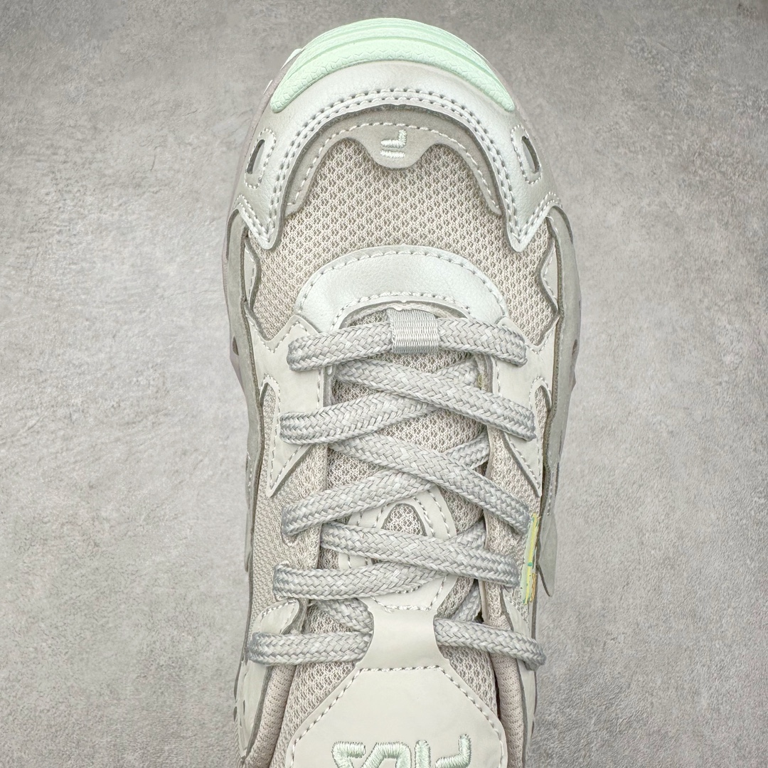 图片[4]-斐乐Fila Fusion Bianco 硬糖系列老爹风增高厚底复古中性休闲运动慢跑鞋 FILA FUSION正式推出全新BIANCO硬糖鞋，该鞋款灵感来自于阿尔卑斯山最高峰Moute Bianco的灵感，同时全掌搭载TECNO-PIUMAX轻能发泡科技，鞋面上穿插了层次丰富的设计，更增添酷炫感。大底采用山峦起伏的设计理念，整个夏天，带你感受来自阿尔卑斯雪山的凉爽。BIANCO硬糖鞋是FILA FUSION为女性打造的全新专属鞋款，BIANCO在意大利语中意为白色，BIANCO鞋底上的棱形结构意为雪山上晶莹剔透的水晶，又好像一颗颗甜美的硬糖，代表着外表绚丽、内心坚定，拥有自己主张的女性主义。让每个穿上的女生都能做最亮的高冷百变女王，可甜可飒，夏日炎炎，有硬糖更甜！尺码：35.5 36 36.5 37.5 38 38.5 39 40-选品中心