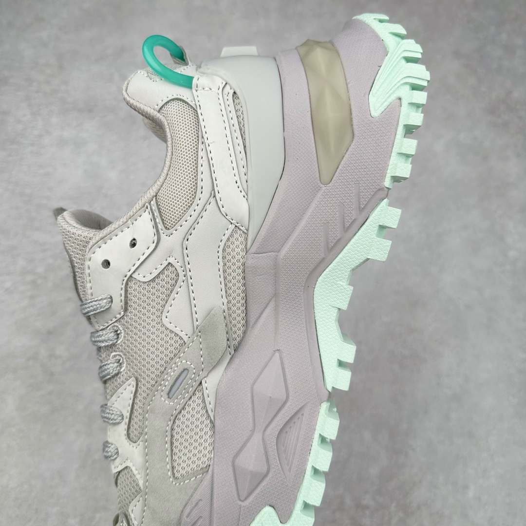 图片[7]-斐乐Fila Fusion Bianco 硬糖系列老爹风增高厚底复古中性休闲运动慢跑鞋 FILA FUSION正式推出全新BIANCO硬糖鞋，该鞋款灵感来自于阿尔卑斯山最高峰Moute Bianco的灵感，同时全掌搭载TECNO-PIUMAX轻能发泡科技，鞋面上穿插了层次丰富的设计，更增添酷炫感。大底采用山峦起伏的设计理念，整个夏天，带你感受来自阿尔卑斯雪山的凉爽。BIANCO硬糖鞋是FILA FUSION为女性打造的全新专属鞋款，BIANCO在意大利语中意为白色，BIANCO鞋底上的棱形结构意为雪山上晶莹剔透的水晶，又好像一颗颗甜美的硬糖，代表着外表绚丽、内心坚定，拥有自己主张的女性主义。让每个穿上的女生都能做最亮的高冷百变女王，可甜可飒，夏日炎炎，有硬糖更甜！尺码：35.5 36 36.5 37.5 38 38.5 39 40-选品中心