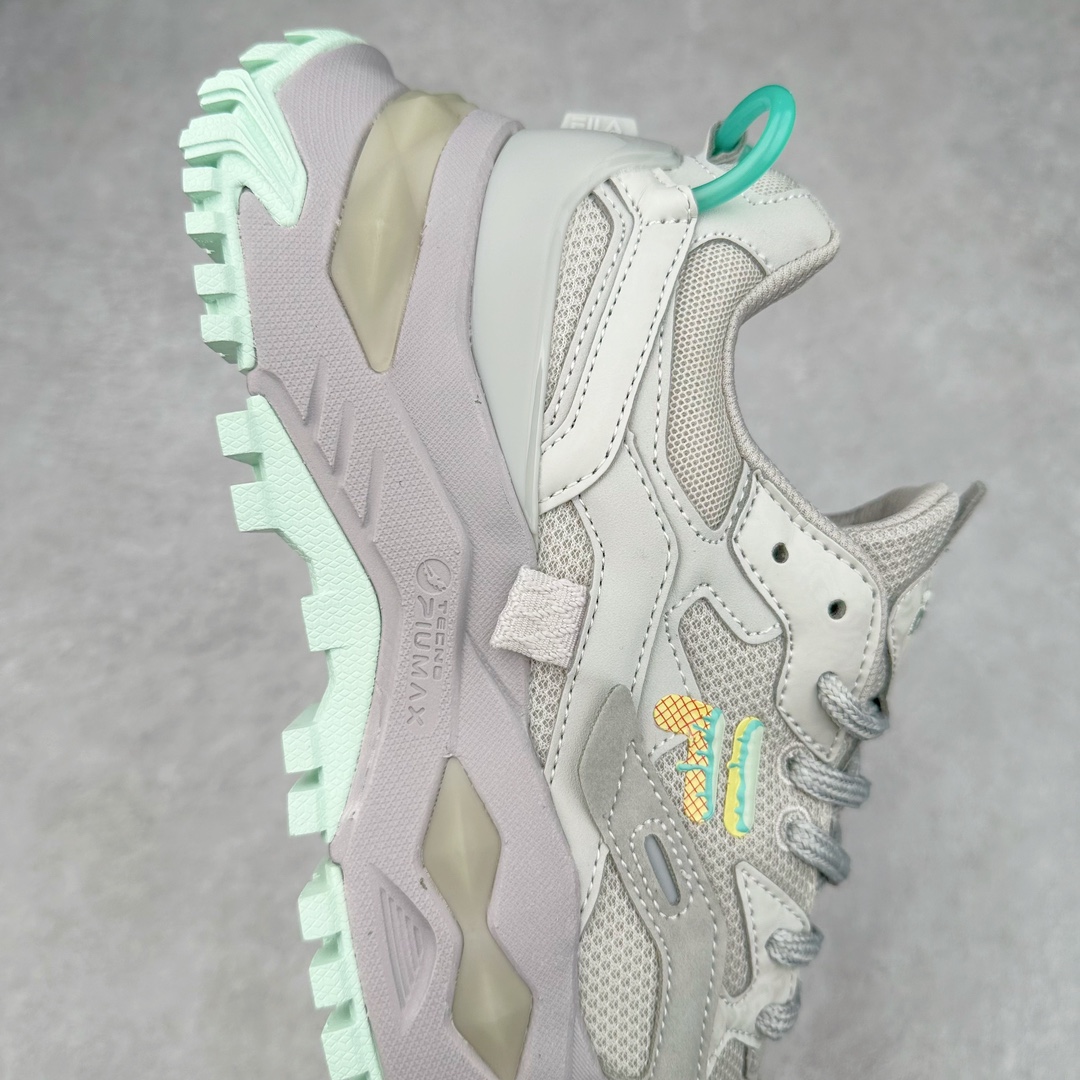 图片[6]-斐乐Fila Fusion Bianco 硬糖系列老爹风增高厚底复古中性休闲运动慢跑鞋 FILA FUSION正式推出全新BIANCO硬糖鞋，该鞋款灵感来自于阿尔卑斯山最高峰Moute Bianco的灵感，同时全掌搭载TECNO-PIUMAX轻能发泡科技，鞋面上穿插了层次丰富的设计，更增添酷炫感。大底采用山峦起伏的设计理念，整个夏天，带你感受来自阿尔卑斯雪山的凉爽。BIANCO硬糖鞋是FILA FUSION为女性打造的全新专属鞋款，BIANCO在意大利语中意为白色，BIANCO鞋底上的棱形结构意为雪山上晶莹剔透的水晶，又好像一颗颗甜美的硬糖，代表着外表绚丽、内心坚定，拥有自己主张的女性主义。让每个穿上的女生都能做最亮的高冷百变女王，可甜可飒，夏日炎炎，有硬糖更甜！尺码：35.5 36 36.5 37.5 38 38.5 39 40-选品中心