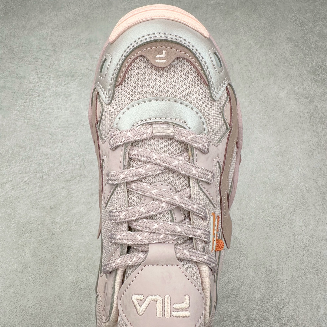 图片[4]-斐乐Fila Fusion Bianco 硬糖系列老爹风增高厚底复古中性休闲运动慢跑鞋 FILA FUSION正式推出全新BIANCO硬糖鞋，该鞋款灵感来自于阿尔卑斯山最高峰Moute Bianco的灵感，同时全掌搭载TECNO-PIUMAX轻能发泡科技，鞋面上穿插了层次丰富的设计，更增添酷炫感。大底采用山峦起伏的设计理念，整个夏天，带你感受来自阿尔卑斯雪山的凉爽。BIANCO硬糖鞋是FILA FUSION为女性打造的全新专属鞋款，BIANCO在意大利语中意为白色，BIANCO鞋底上的棱形结构意为雪山上晶莹剔透的水晶，又好像一颗颗甜美的硬糖，代表着外表绚丽、内心坚定，拥有自己主张的女性主义。让每个穿上的女生都能做最亮的高冷百变女王，可甜可飒，夏日炎炎，有硬糖更甜！尺码：35.5 36 36.5 37.5 38 38.5 39 40-选品中心