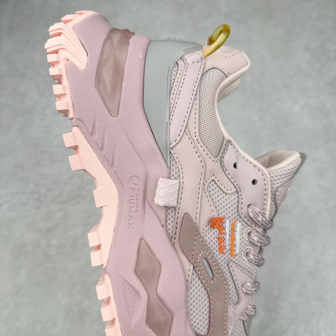 图片[6]-斐乐Fila Fusion Bianco 硬糖系列老爹风增高厚底复古中性休闲运动慢跑鞋 FILA FUSION正式推出全新BIANCO硬糖鞋，该鞋款灵感来自于阿尔卑斯山最高峰Moute Bianco的灵感，同时全掌搭载TECNO-PIUMAX轻能发泡科技，鞋面上穿插了层次丰富的设计，更增添酷炫感。大底采用山峦起伏的设计理念，整个夏天，带你感受来自阿尔卑斯雪山的凉爽。BIANCO硬糖鞋是FILA FUSION为女性打造的全新专属鞋款，BIANCO在意大利语中意为白色，BIANCO鞋底上的棱形结构意为雪山上晶莹剔透的水晶，又好像一颗颗甜美的硬糖，代表着外表绚丽、内心坚定，拥有自己主张的女性主义。让每个穿上的女生都能做最亮的高冷百变女王，可甜可飒，夏日炎炎，有硬糖更甜！尺码：35.5 36 36.5 37.5 38 38.5 39 40-选品中心