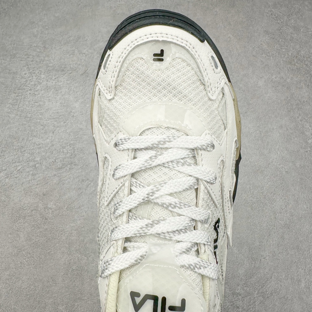 图片[4]-斐乐Fila Fusion Bianco 硬糖系列老爹风增高厚底复古中性休闲运动慢跑鞋 FILA FUSION正式推出全新BIANCO硬糖鞋，该鞋款灵感来自于阿尔卑斯山最高峰Moute Bianco的灵感，同时全掌搭载TECNO-PIUMAX轻能发泡科技，鞋面上穿插了层次丰富的设计，更增添酷炫感。大底采用山峦起伏的设计理念，整个夏天，带你感受来自阿尔卑斯雪山的凉爽。BIANCO硬糖鞋是FILA FUSION为女性打造的全新专属鞋款，BIANCO在意大利语中意为白色，BIANCO鞋底上的棱形结构意为雪山上晶莹剔透的水晶，又好像一颗颗甜美的硬糖，代表着外表绚丽、内心坚定，拥有自己主张的女性主义。让每个穿上的女生都能做最亮的高冷百变女王，可甜可飒，夏日炎炎，有硬糖更甜！尺码：35.5 36 36.5 37.5 38 38.5 39 40-选品中心