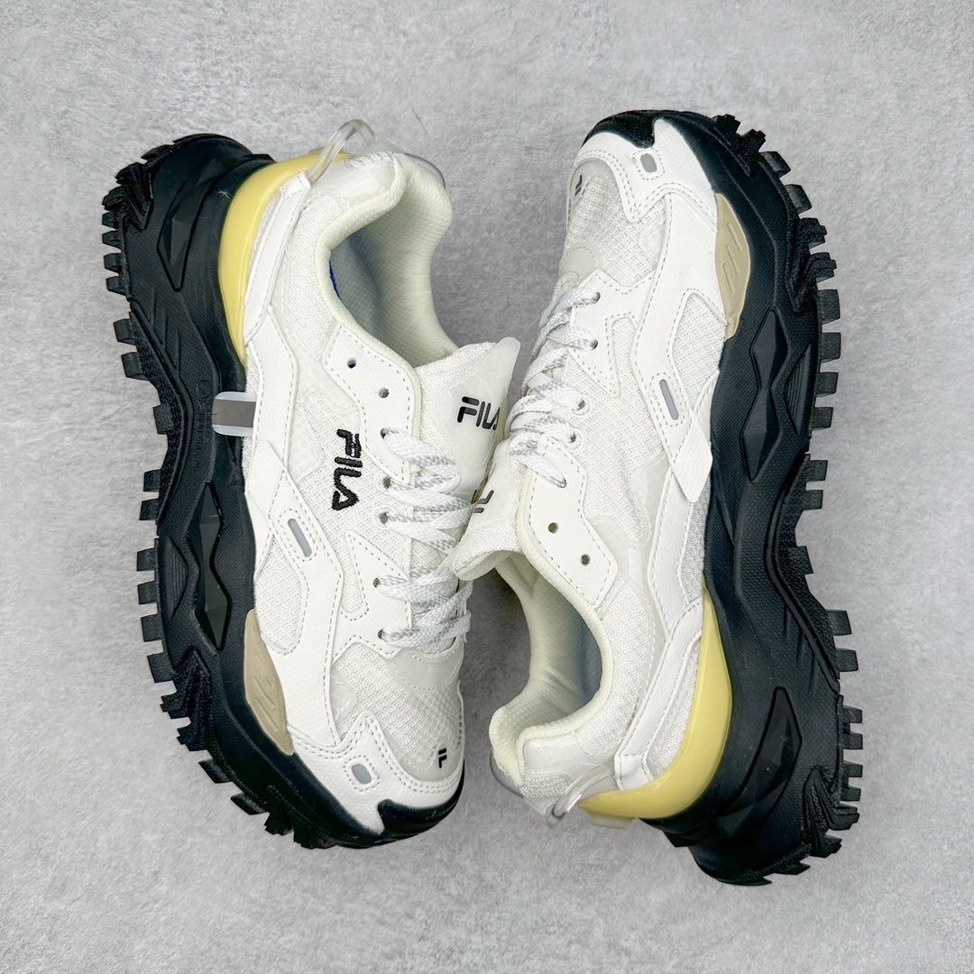 图片[3]-斐乐Fila Fusion Bianco 硬糖系列老爹风增高厚底复古中性休闲运动慢跑鞋 FILA FUSION正式推出全新BIANCO硬糖鞋，该鞋款灵感来自于阿尔卑斯山最高峰Moute Bianco的灵感，同时全掌搭载TECNO-PIUMAX轻能发泡科技，鞋面上穿插了层次丰富的设计，更增添酷炫感。大底采用山峦起伏的设计理念，整个夏天，带你感受来自阿尔卑斯雪山的凉爽。BIANCO硬糖鞋是FILA FUSION为女性打造的全新专属鞋款，BIANCO在意大利语中意为白色，BIANCO鞋底上的棱形结构意为雪山上晶莹剔透的水晶，又好像一颗颗甜美的硬糖，代表着外表绚丽、内心坚定，拥有自己主张的女性主义。让每个穿上的女生都能做最亮的高冷百变女王，可甜可飒，夏日炎炎，有硬糖更甜！尺码：35.5 36 36.5 37.5 38 38.5 39 40-选品中心
