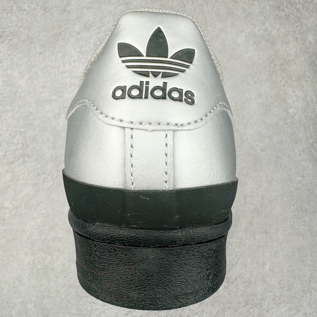 图片[8]-AD Originals Superstar 经典复古贝壳头板鞋 FW3709 诞生于1969年 是第一双将全皮面鞋 身与橡胶鞋头结合在一起的低帮篮球鞋 Superstar最开始 是作为高帮篮球鞋Pro Model的低帮版本而出现的 但因为其独特和醒目的橡胶鞋头造型而让大家熟知 被大家形象地称为\\\”shelltoe\\\”贝壳头 在70年代的美国职业篮球场上 接近3/4的NBA球员都将这双Superstar作为场上用鞋 80年代之后 经过不断的改良和发展 Superstar逐渐成为横跨时装、音乐、街头文化、休闲和运动等各大领域的时尚潮鞋 尺码：36 36.5 37 38 38.5 39 40 40.5 41 42 42.5 43 44 44.5 45-选品中心