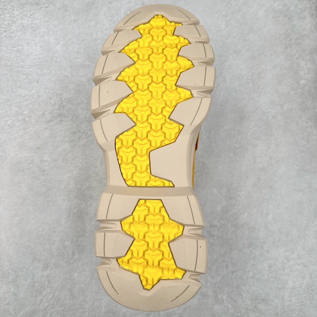 图片[9]-UGG 2024秋冬新品男士中帮休闲马丁靴系列 #广东大厂品质 24ss秋冬新款 时尚潮流搭配 面料釆用意大利进口磨砂牛皮 全鞋真牛皮材料 大底到五金都是代工厂原材料制作 好货不杀猪 首单质量严格把控 全套官网统一包装 今年冬季防寒户外专用产品 日常随意搭配 型男必备‼️美国轻奢品牌【UGG】Tasman Weather Hybrid 塔斯曼混合系列中帮轻量休闲马丁靴“ 尺码：39-44（比运动鞋大一码）-选品中心