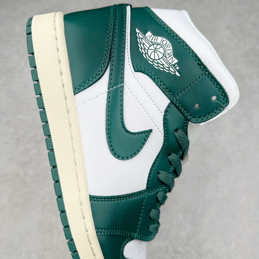 图片[6]-＃K版 Air Jordan AJ1 Mid 中帮 DO6472-133 原厂内置全掌气垫 A模大底 头层小牛皮 鞋舌AJ原厂专用牛津布+AJ专用反口珍珠布+原厂无杂质高弹内里海棉 特殊封边弹力鞋带 全网唯一头层牛皮 原鞋开模 拒绝公底 购置公司同步原材料 原汁原味 忠于原版‼️尺码：36 36.5 37.5 38 38.5 39 40 40.5 41 42 42.5 43 44 44.5 45 46 47.5-选品中心