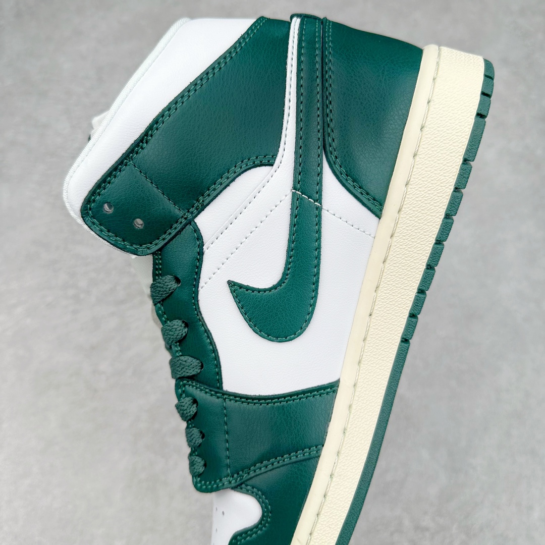 图片[7]-＃K版 Air Jordan AJ1 Mid 中帮 DO6472-133 原厂内置全掌气垫 A模大底 头层小牛皮 鞋舌AJ原厂专用牛津布+AJ专用反口珍珠布+原厂无杂质高弹内里海棉 特殊封边弹力鞋带 全网唯一头层牛皮 原鞋开模 拒绝公底 购置公司同步原材料 原汁原味 忠于原版‼️尺码：36 36.5 37.5 38 38.5 39 40 40.5 41 42 42.5 43 44 44.5 45 46 47.5-选品中心