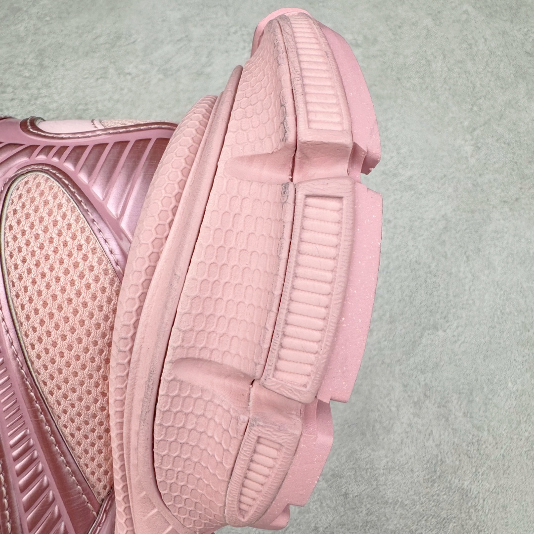 图片[14]-＃VG零售版 BALENCIAGA 3XL Sneakers 巴黎世家十代网布系带一脚蹬低帮走秀复古老爹鞋 全套原纸板楦头开发 最原汁原味的灵魂版型 全鞋荧光划线卡点 胶水把控整洁度追求极致完美 每一双都是工艺品 多重QC质检 超越公司货的品控标准 实实在在的免检产品 原盒原配 正确字体电绣 粗细、位置、大小正确 侧边TPU 透气孔匹配意产原版 正确分离大底 TPU软底 原版一致大底LOGO 立体感十足 原厂皮料水洗做旧 采购原厂网纱 不含皮革 网布材料和聚氨酯 磨损效果 鞋头边缘和后帮 Balenciaga 徽标 鞋面和后跟凸印尺码 鞋舌 3XL 橡胶品牌标识和反光细节 鞋帮拉袢和鞋舌拉祥 配反光细节 备用鞋带在鞋履前侧 可在穿着前取下 便于不同造型搭配 正常尺码 尺码：35 36 37 38 39 40 41 42 43 44 45 46-选品中心