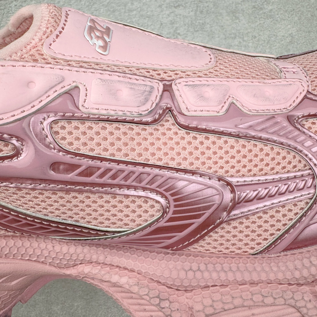 图片[18]-＃VG零售版 BALENCIAGA 3XL Sneakers 巴黎世家十代网布系带一脚蹬低帮走秀复古老爹鞋 全套原纸板楦头开发 最原汁原味的灵魂版型 全鞋荧光划线卡点 胶水把控整洁度追求极致完美 每一双都是工艺品 多重QC质检 超越公司货的品控标准 实实在在的免检产品 原盒原配 正确字体电绣 粗细、位置、大小正确 侧边TPU 透气孔匹配意产原版 正确分离大底 TPU软底 原版一致大底LOGO 立体感十足 原厂皮料水洗做旧 采购原厂网纱 不含皮革 网布材料和聚氨酯 磨损效果 鞋头边缘和后帮 Balenciaga 徽标 鞋面和后跟凸印尺码 鞋舌 3XL 橡胶品牌标识和反光细节 鞋帮拉袢和鞋舌拉祥 配反光细节 备用鞋带在鞋履前侧 可在穿着前取下 便于不同造型搭配 正常尺码 尺码：35 36 37 38 39 40 41 42 43 44 45 46-选品中心