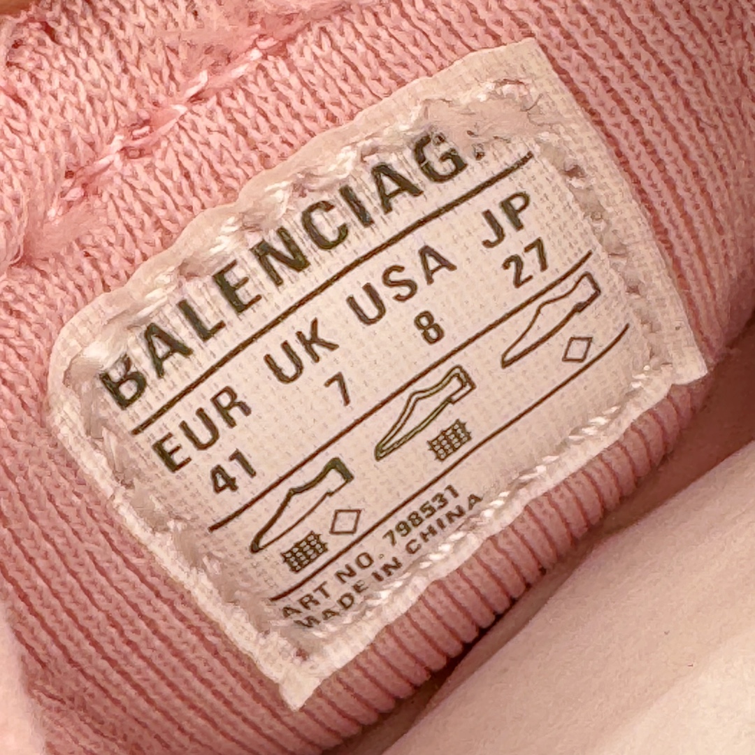 图片[10]-＃VG零售版 BALENCIAGA 3XL Sneakers 巴黎世家十代网布系带一脚蹬低帮走秀复古老爹鞋 全套原纸板楦头开发 最原汁原味的灵魂版型 全鞋荧光划线卡点 胶水把控整洁度追求极致完美 每一双都是工艺品 多重QC质检 超越公司货的品控标准 实实在在的免检产品 原盒原配 正确字体电绣 粗细、位置、大小正确 侧边TPU 透气孔匹配意产原版 正确分离大底 TPU软底 原版一致大底LOGO 立体感十足 原厂皮料水洗做旧 采购原厂网纱 不含皮革 网布材料和聚氨酯 磨损效果 鞋头边缘和后帮 Balenciaga 徽标 鞋面和后跟凸印尺码 鞋舌 3XL 橡胶品牌标识和反光细节 鞋帮拉袢和鞋舌拉祥 配反光细节 备用鞋带在鞋履前侧 可在穿着前取下 便于不同造型搭配 正常尺码 尺码：35 36 37 38 39 40 41 42 43 44 45 46-选品中心