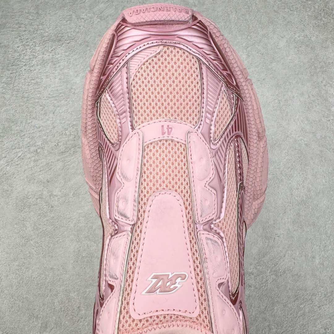 图片[4]-＃VG零售版 BALENCIAGA 3XL Sneakers 巴黎世家十代网布系带一脚蹬低帮走秀复古老爹鞋 全套原纸板楦头开发 最原汁原味的灵魂版型 全鞋荧光划线卡点 胶水把控整洁度追求极致完美 每一双都是工艺品 多重QC质检 超越公司货的品控标准 实实在在的免检产品 原盒原配 正确字体电绣 粗细、位置、大小正确 侧边TPU 透气孔匹配意产原版 正确分离大底 TPU软底 原版一致大底LOGO 立体感十足 原厂皮料水洗做旧 采购原厂网纱 不含皮革 网布材料和聚氨酯 磨损效果 鞋头边缘和后帮 Balenciaga 徽标 鞋面和后跟凸印尺码 鞋舌 3XL 橡胶品牌标识和反光细节 鞋帮拉袢和鞋舌拉祥 配反光细节 备用鞋带在鞋履前侧 可在穿着前取下 便于不同造型搭配 正常尺码 尺码：35 36 37 38 39 40 41 42 43 44 45 46-选品中心
