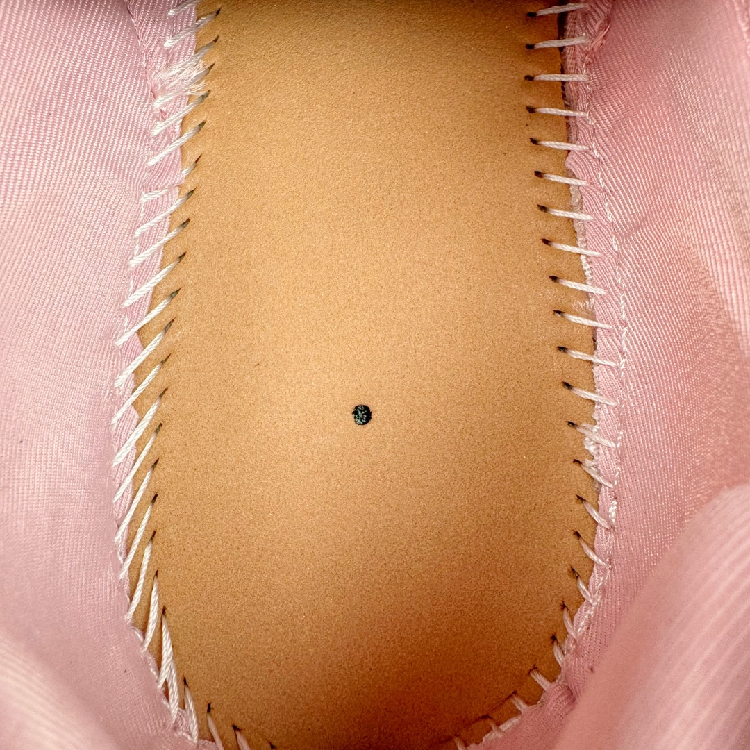 图片[11]-＃VG零售版 BALENCIAGA 3XL Sneakers 巴黎世家十代网布系带一脚蹬低帮走秀复古老爹鞋 全套原纸板楦头开发 最原汁原味的灵魂版型 全鞋荧光划线卡点 胶水把控整洁度追求极致完美 每一双都是工艺品 多重QC质检 超越公司货的品控标准 实实在在的免检产品 原盒原配 正确字体电绣 粗细、位置、大小正确 侧边TPU 透气孔匹配意产原版 正确分离大底 TPU软底 原版一致大底LOGO 立体感十足 原厂皮料水洗做旧 采购原厂网纱 不含皮革 网布材料和聚氨酯 磨损效果 鞋头边缘和后帮 Balenciaga 徽标 鞋面和后跟凸印尺码 鞋舌 3XL 橡胶品牌标识和反光细节 鞋帮拉袢和鞋舌拉祥 配反光细节 备用鞋带在鞋履前侧 可在穿着前取下 便于不同造型搭配 正常尺码 尺码：35 36 37 38 39 40 41 42 43 44 45 46-选品中心