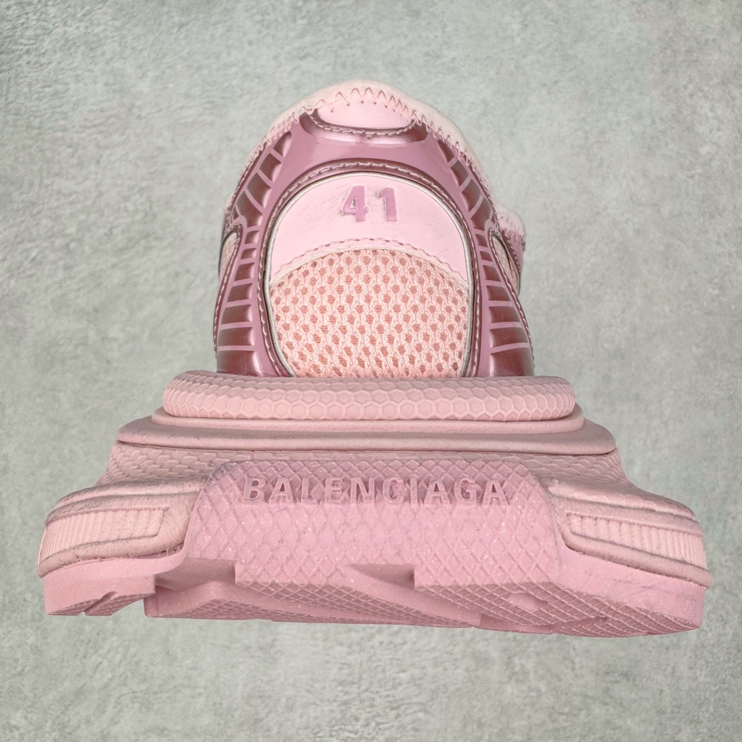 图片[8]-＃VG零售版 BALENCIAGA 3XL Sneakers 巴黎世家十代网布系带一脚蹬低帮走秀复古老爹鞋 全套原纸板楦头开发 最原汁原味的灵魂版型 全鞋荧光划线卡点 胶水把控整洁度追求极致完美 每一双都是工艺品 多重QC质检 超越公司货的品控标准 实实在在的免检产品 原盒原配 正确字体电绣 粗细、位置、大小正确 侧边TPU 透气孔匹配意产原版 正确分离大底 TPU软底 原版一致大底LOGO 立体感十足 原厂皮料水洗做旧 采购原厂网纱 不含皮革 网布材料和聚氨酯 磨损效果 鞋头边缘和后帮 Balenciaga 徽标 鞋面和后跟凸印尺码 鞋舌 3XL 橡胶品牌标识和反光细节 鞋帮拉袢和鞋舌拉祥 配反光细节 备用鞋带在鞋履前侧 可在穿着前取下 便于不同造型搭配 正常尺码 尺码：35 36 37 38 39 40 41 42 43 44 45 46-选品中心