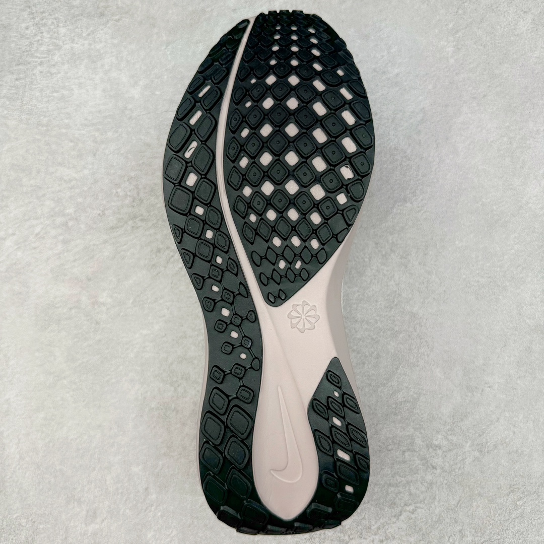 图片[9]-＃TG纯原 NK Zoom Pegasus 飞马41代马拉松系列网面透气缓震疾速跑鞋 FV9526-900 拥有 Zoom Air 一如既往的稳定感和流畅感 鞋面采用工程网眼设计 为特定高热区域营造出色透气性 进一步增加鞋面的穿孔数量 让足部能够快速散热 中足搭配 Flywire 飞线 在高速运动时营造舒适稳定的贴合感 内置Zoon气垫加持 动力十足 尺码：36 36.5 37.5 38 38.5 39 40 40.5 41 42 42.5 43 44 44.5 45-选品中心