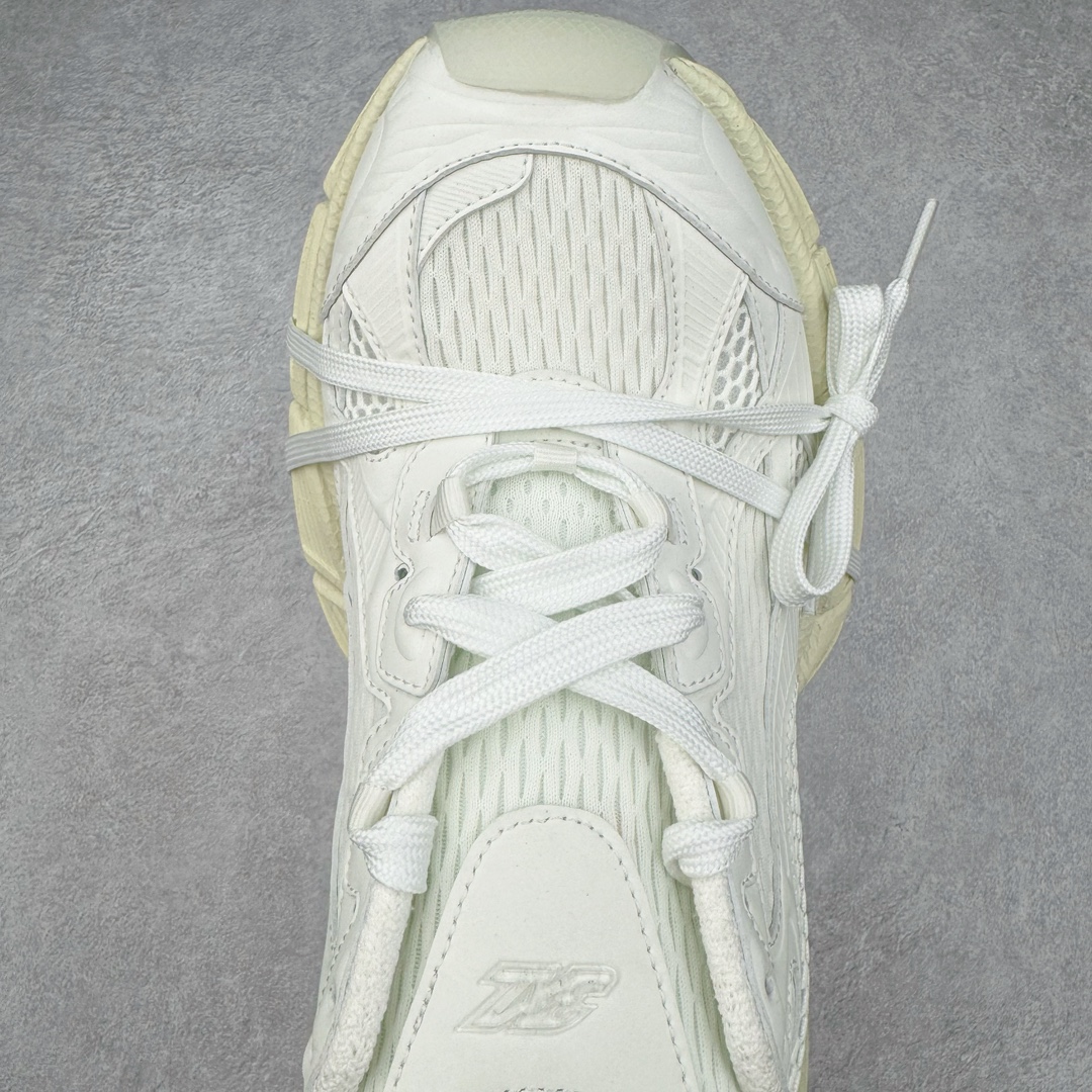 图片[4]-＃OG纯原 BALENCIAGA 3XL Sneakers 巴黎世家十代网布系带低帮走秀复古老爹鞋 黑色闪钻 全套原纸板楦头开发 最原汁原味的灵魂版型 全鞋荧光划线卡点 胶水把控整洁度追求极致完美 每一双都是工艺品 多重QC质检 超越公司货的品控标准 实实在在的免检产品 原盒原配 正确字体电绣 粗细、位置、大小正确 侧边TPU 透气孔匹配意产原版 正确分离大底 TPU软底 原版一致大底LOGO 立体感十足 原厂皮料水洗做旧 采购原厂网纱 不含皮革 网布材料和聚氨酯 磨损效果 鞋头边缘和后帮 Balenciaga 徽标 鞋面和后跟凸印尺码 鞋舌 3XL 橡胶品牌标识和反光细节 鞋帮拉袢和鞋舌拉祥 配反光细节 备用鞋带在鞋履前侧 可在穿着前取下 便于不同造型搭配 正常尺码 尺码：35 36 37 38 39 40 41 42 43 44 45 46-选品中心