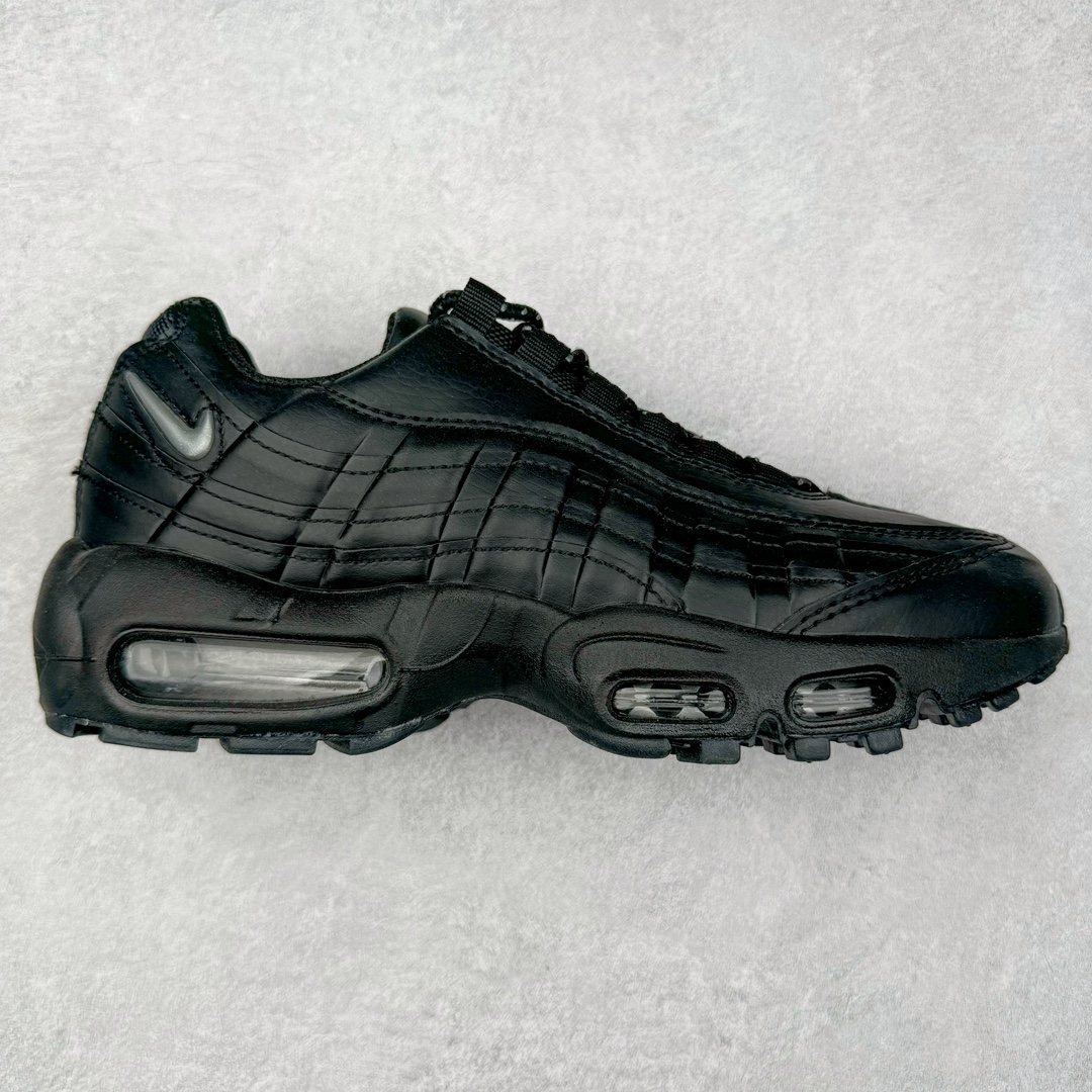 ＃MX版 NK Air Max 95 复古减震气垫跑鞋 FN7273-001 经典重温 外单专供大厂出品 品质稳定 一百余色 终端操作 鞋款设计灵感源于人体构造 中底设计基于人体的脊柱构造 是整体设计的核心 尼龙孔眼代表了肋骨 而分层式面板和网眼象征着肌肉纤维和肉体组织 Air Max 95采用了两个独立的吹塑成型的Air-Sole单元 并首次在前掌使用可视化气垫设计 Swoosh logo夜当作一个 点符号放在了鞋子的后帮位置 20年的发展让 AIR MAX 95有了不同的故事 20年后再度面向世人的时候 焕然一新的面貌 让人有了另外一种清新脱俗的感觉 尺码：39 40 40.5 41 42 42.5 43 44 44.5 45 46 47.5 48-选品中心