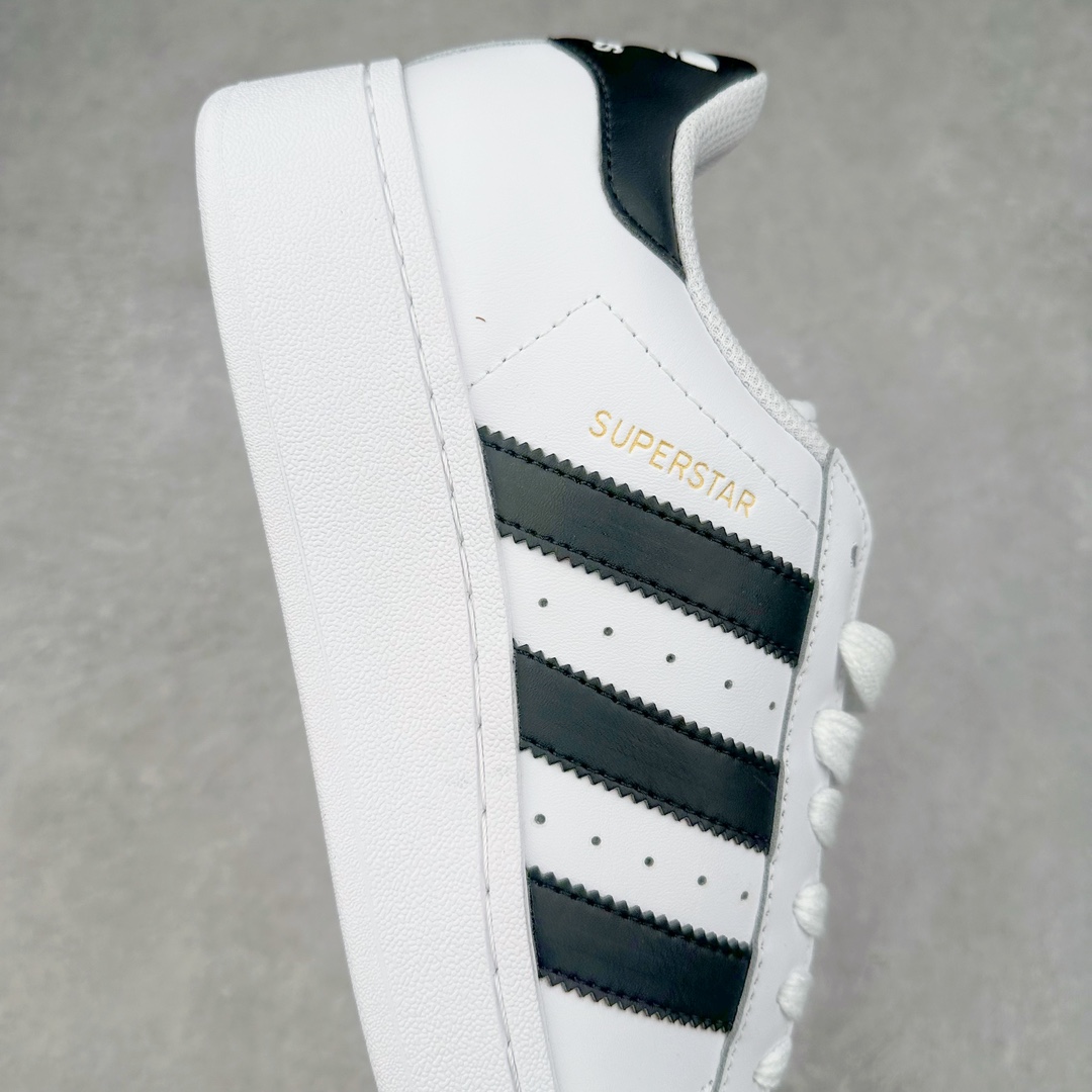 图片[6]-＃特价福利 AD Originals Superstar 经典复古贝壳头厚底板鞋 IF9995 诞生于1969年 是第一双将全皮面鞋 身与橡胶鞋头结合在一起的低帮篮球鞋 Superstar最开始 是作为高帮篮球鞋Pro Model的低帮版本而出现的 但因为其独特和醒目的橡胶鞋头造型而让大家熟知 被大家形象地称为\\\”shelltoe\\\”贝壳头 在70年代的美国职业篮球场上 接近3/4的NBA球员都将这双Superstar作为场上用鞋 80年代之后 经过不断的改良和发展 Superstar逐渐成为横跨时装、音乐、街头文化、休闲和运动等各大领域的时尚潮鞋 尺码：35.5 36 36.5 37 38 38.5 39 40 40.5 41 42 42.5 43 44 44.5 45-选品中心