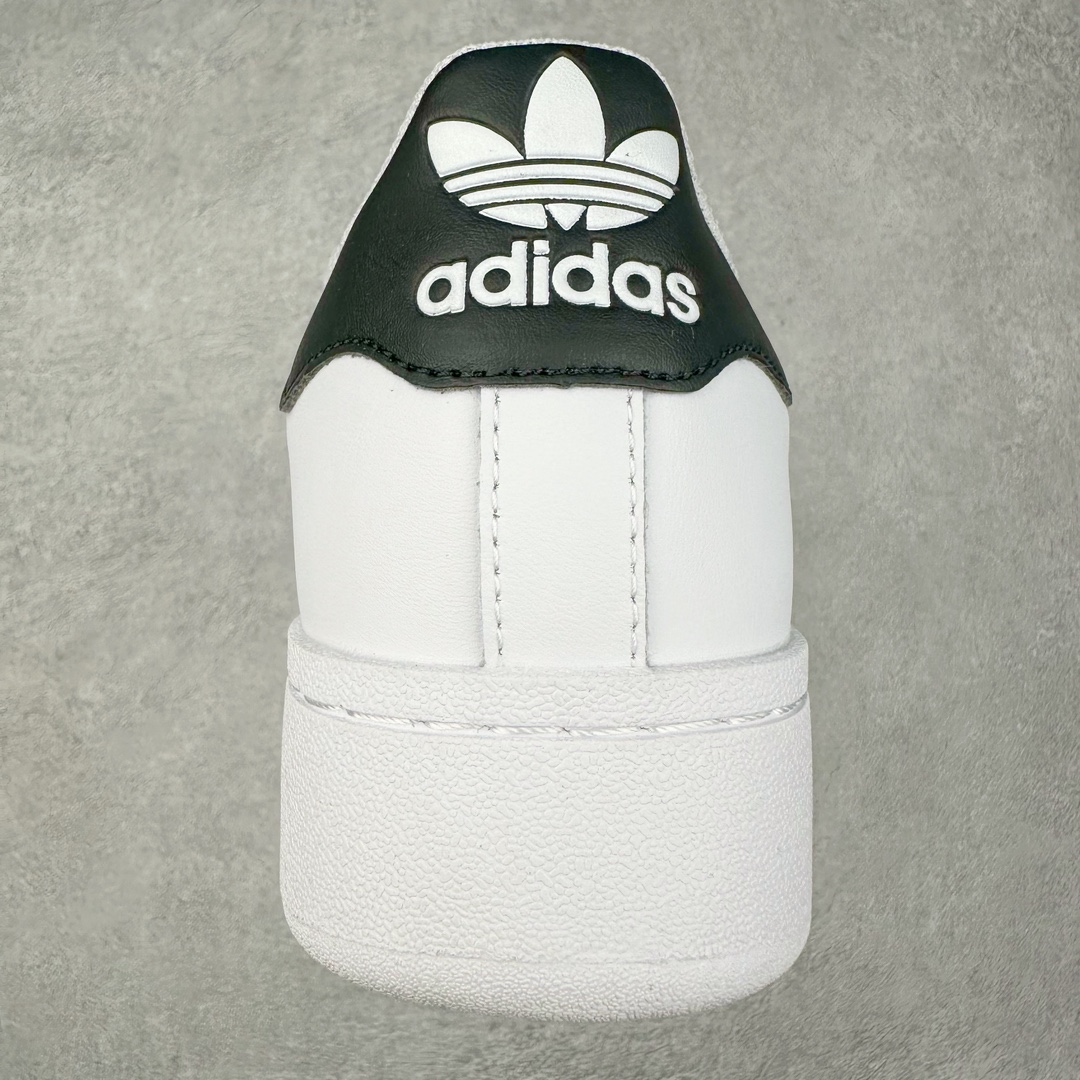 图片[8]-＃特价福利 AD Originals Superstar 经典复古贝壳头厚底板鞋 IF9995 诞生于1969年 是第一双将全皮面鞋 身与橡胶鞋头结合在一起的低帮篮球鞋 Superstar最开始 是作为高帮篮球鞋Pro Model的低帮版本而出现的 但因为其独特和醒目的橡胶鞋头造型而让大家熟知 被大家形象地称为\\\”shelltoe\\\”贝壳头 在70年代的美国职业篮球场上 接近3/4的NBA球员都将这双Superstar作为场上用鞋 80年代之后 经过不断的改良和发展 Superstar逐渐成为横跨时装、音乐、街头文化、休闲和运动等各大领域的时尚潮鞋 尺码：35.5 36 36.5 37 38 38.5 39 40 40.5 41 42 42.5 43 44 44.5 45-选品中心