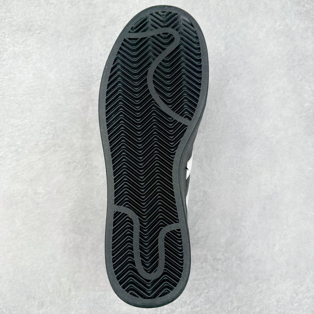 图片[9]-＃特价福利 AD Originals Superstar 经典复古贝壳头厚底板鞋 IG9777 诞生于1969年 是第一双将全皮面鞋 身与橡胶鞋头结合在一起的低帮篮球鞋 Superstar最开始 是作为高帮篮球鞋Pro Model的低帮版本而出现的 但因为其独特和醒目的橡胶鞋头造型而让大家熟知 被大家形象地称为\\\”shelltoe\\\”贝壳头 在70年代的美国职业篮球场上 接近3/4的NBA球员都将这双Superstar作为场上用鞋 80年代之后 经过不断的改良和发展 Superstar逐渐成为横跨时装、音乐、街头文化、休闲和运动等各大领域的时尚潮鞋 尺码：35.5 36 36.5 37 38 38.5 39 40 40.5 41 42 42.5 43 44 44.5 45-选品中心