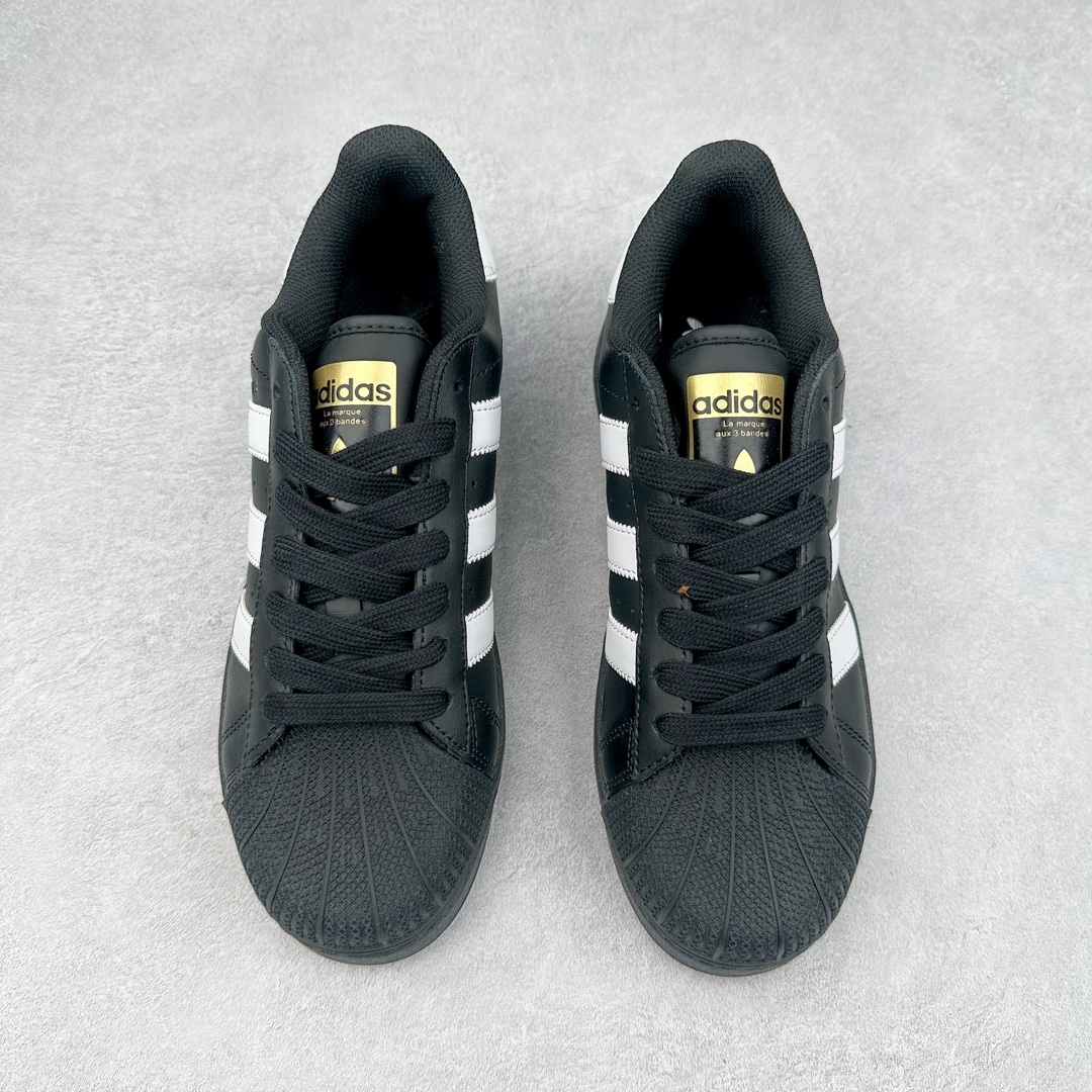 图片[2]-＃特价福利 AD Originals Superstar 经典复古贝壳头厚底板鞋 IG9777 诞生于1969年 是第一双将全皮面鞋 身与橡胶鞋头结合在一起的低帮篮球鞋 Superstar最开始 是作为高帮篮球鞋Pro Model的低帮版本而出现的 但因为其独特和醒目的橡胶鞋头造型而让大家熟知 被大家形象地称为\\\”shelltoe\\\”贝壳头 在70年代的美国职业篮球场上 接近3/4的NBA球员都将这双Superstar作为场上用鞋 80年代之后 经过不断的改良和发展 Superstar逐渐成为横跨时装、音乐、街头文化、休闲和运动等各大领域的时尚潮鞋 尺码：35.5 36 36.5 37 38 38.5 39 40 40.5 41 42 42.5 43 44 44.5 45-选品中心