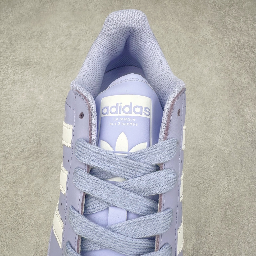 图片[5]-＃特价福利 AD Originals Superstar 经典复古贝壳头厚底板鞋 ID5735 诞生于1969年 是第一双将全皮面鞋 身与橡胶鞋头结合在一起的低帮篮球鞋 Superstar最开始 是作为高帮篮球鞋Pro Model的低帮版本而出现的 但因为其独特和醒目的橡胶鞋头造型而让大家熟知 被大家形象地称为\\\”shelltoe\\\”贝壳头 在70年代的美国职业篮球场上 接近3/4的NBA球员都将这双Superstar作为场上用鞋 80年代之后 经过不断的改良和发展 Superstar逐渐成为横跨时装、音乐、街头文化、休闲和运动等各大领域的时尚潮鞋 尺码：35.5 36 36.5 37 38 38.5 39 40 40.5 41 42 42.5 43 44 44.5 45-选品中心