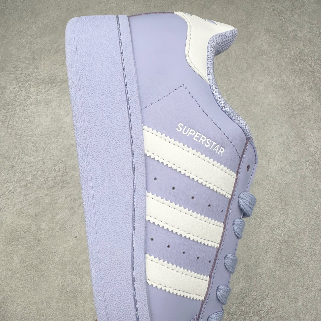 图片[6]-＃特价福利 AD Originals Superstar 经典复古贝壳头厚底板鞋 ID5735 诞生于1969年 是第一双将全皮面鞋 身与橡胶鞋头结合在一起的低帮篮球鞋 Superstar最开始 是作为高帮篮球鞋Pro Model的低帮版本而出现的 但因为其独特和醒目的橡胶鞋头造型而让大家熟知 被大家形象地称为\\\”shelltoe\\\”贝壳头 在70年代的美国职业篮球场上 接近3/4的NBA球员都将这双Superstar作为场上用鞋 80年代之后 经过不断的改良和发展 Superstar逐渐成为横跨时装、音乐、街头文化、休闲和运动等各大领域的时尚潮鞋 尺码：35.5 36 36.5 37 38 38.5 39 40 40.5 41 42 42.5 43 44 44.5 45-选品中心