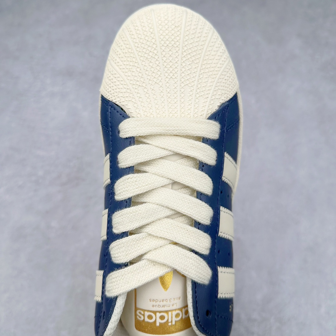 图片[4]-＃特价福利 AD Originals Superstar 经典复古贝壳头厚底板鞋 诞生于1969年 是第一双将全皮面鞋 身与橡胶鞋头结合在一起的低帮篮球鞋 Superstar最开始 是作为高帮篮球鞋Pro Model的低帮版本而出现的 但因为其独特和醒目的橡胶鞋头造型而让大家熟知 被大家形象地称为\\\”shelltoe\\\”贝壳头 在70年代的美国职业篮球场上 接近3/4的NBA球员都将这双Superstar作为场上用鞋 80年代之后 经过不断的改良和发展 Superstar逐渐成为横跨时装、音乐、街头文化、休闲和运动等各大领域的时尚潮鞋 尺码：35.5 36 36.5 37 38 38.5 39 40 40.5 41 42 42.5 43 44 44.5 45-选品中心