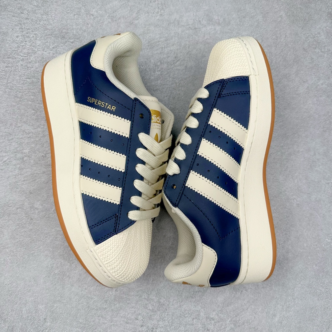 图片[3]-＃特价福利 AD Originals Superstar 经典复古贝壳头厚底板鞋 诞生于1969年 是第一双将全皮面鞋 身与橡胶鞋头结合在一起的低帮篮球鞋 Superstar最开始 是作为高帮篮球鞋Pro Model的低帮版本而出现的 但因为其独特和醒目的橡胶鞋头造型而让大家熟知 被大家形象地称为\\\”shelltoe\\\”贝壳头 在70年代的美国职业篮球场上 接近3/4的NBA球员都将这双Superstar作为场上用鞋 80年代之后 经过不断的改良和发展 Superstar逐渐成为横跨时装、音乐、街头文化、休闲和运动等各大领域的时尚潮鞋 尺码：35.5 36 36.5 37 38 38.5 39 40 40.5 41 42 42.5 43 44 44.5 45-选品中心