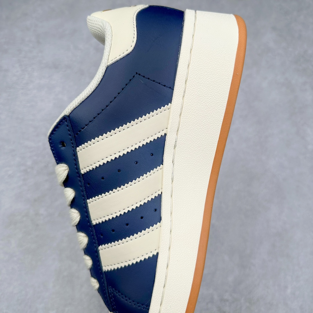 图片[7]-＃特价福利 AD Originals Superstar 经典复古贝壳头厚底板鞋 诞生于1969年 是第一双将全皮面鞋 身与橡胶鞋头结合在一起的低帮篮球鞋 Superstar最开始 是作为高帮篮球鞋Pro Model的低帮版本而出现的 但因为其独特和醒目的橡胶鞋头造型而让大家熟知 被大家形象地称为\\\”shelltoe\\\”贝壳头 在70年代的美国职业篮球场上 接近3/4的NBA球员都将这双Superstar作为场上用鞋 80年代之后 经过不断的改良和发展 Superstar逐渐成为横跨时装、音乐、街头文化、休闲和运动等各大领域的时尚潮鞋 尺码：35.5 36 36.5 37 38 38.5 39 40 40.5 41 42 42.5 43 44 44.5 45-选品中心