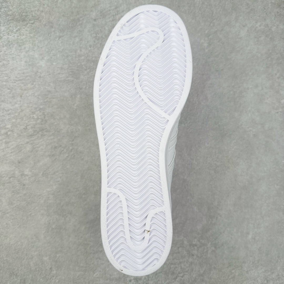 图片[9]-AD Originals Superstar 经典复古贝壳头板鞋 HO0186 诞生于1969年 是第一双将全皮面鞋 身与橡胶鞋头结合在一起的低帮篮球鞋 Superstar最开始 是作为高帮篮球鞋Pro Model的低帮版本而出现的 但因为其独特和醒目的橡胶鞋头造型而让大家熟知 被大家形象地称为\\\”shelltoe\\\”贝壳头 在70年代的美国职业篮球场上 接近3/4的NBA球员都将这双Superstar作为场上用鞋 80年代之后 经过不断的改良和发展 Superstar逐渐成为横跨时装、音乐、街头文化、休闲和运动等各大领域的时尚潮鞋 尺码：36 36.5 37 38 38.5 39 40 40.5 41 42 42.5 43 44 44.5 45-选品中心