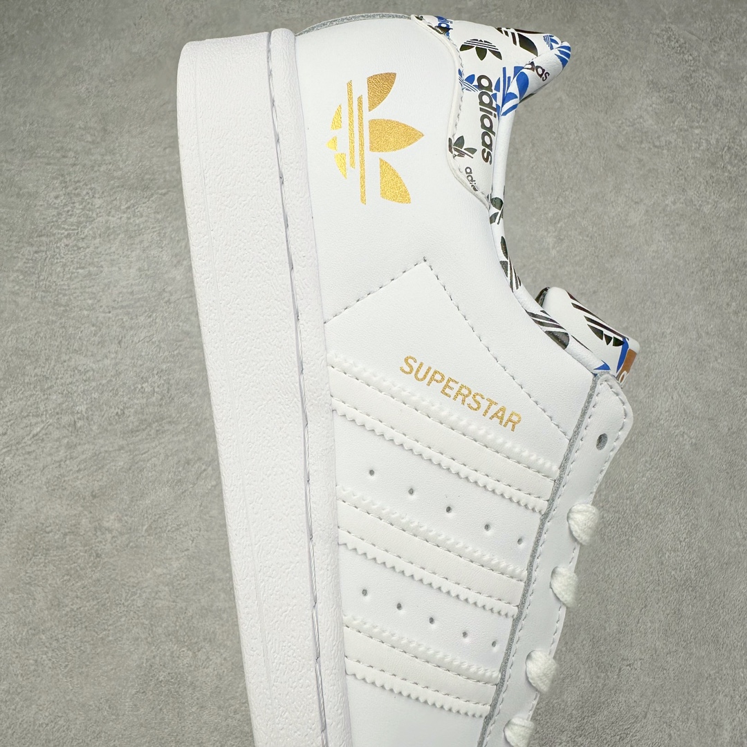 图片[6]-AD Originals Superstar 经典复古贝壳头板鞋 HO0186 诞生于1969年 是第一双将全皮面鞋 身与橡胶鞋头结合在一起的低帮篮球鞋 Superstar最开始 是作为高帮篮球鞋Pro Model的低帮版本而出现的 但因为其独特和醒目的橡胶鞋头造型而让大家熟知 被大家形象地称为\\\”shelltoe\\\”贝壳头 在70年代的美国职业篮球场上 接近3/4的NBA球员都将这双Superstar作为场上用鞋 80年代之后 经过不断的改良和发展 Superstar逐渐成为横跨时装、音乐、街头文化、休闲和运动等各大领域的时尚潮鞋 尺码：36 36.5 37 38 38.5 39 40 40.5 41 42 42.5 43 44 44.5 45-选品中心