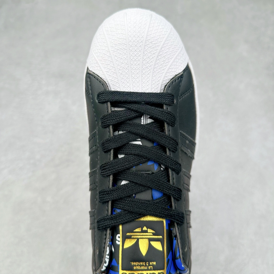 图片[4]-AD Originals Superstar 经典复古贝壳头板鞋 HO0185 诞生于1969年 是第一双将全皮面鞋 身与橡胶鞋头结合在一起的低帮篮球鞋 Superstar最开始 是作为高帮篮球鞋Pro Model的低帮版本而出现的 但因为其独特和醒目的橡胶鞋头造型而让大家熟知 被大家形象地称为\\\”shelltoe\\\”贝壳头 在70年代的美国职业篮球场上 接近3/4的NBA球员都将这双Superstar作为场上用鞋 80年代之后 经过不断的改良和发展 Superstar逐渐成为横跨时装、音乐、街头文化、休闲和运动等各大领域的时尚潮鞋 尺码：36 36.5 37 38 38.5 39 40 40.5 41 42 42.5 43 44 44.5 45-选品中心