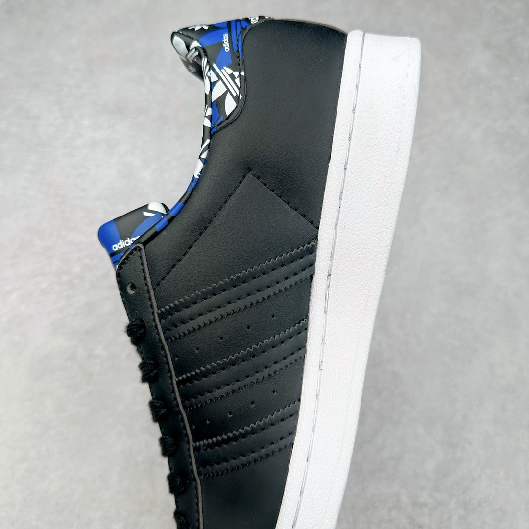 图片[7]-AD Originals Superstar 经典复古贝壳头板鞋 HO0185 诞生于1969年 是第一双将全皮面鞋 身与橡胶鞋头结合在一起的低帮篮球鞋 Superstar最开始 是作为高帮篮球鞋Pro Model的低帮版本而出现的 但因为其独特和醒目的橡胶鞋头造型而让大家熟知 被大家形象地称为\\\”shelltoe\\\”贝壳头 在70年代的美国职业篮球场上 接近3/4的NBA球员都将这双Superstar作为场上用鞋 80年代之后 经过不断的改良和发展 Superstar逐渐成为横跨时装、音乐、街头文化、休闲和运动等各大领域的时尚潮鞋 尺码：36 36.5 37 38 38.5 39 40 40.5 41 42 42.5 43 44 44.5 45-选品中心