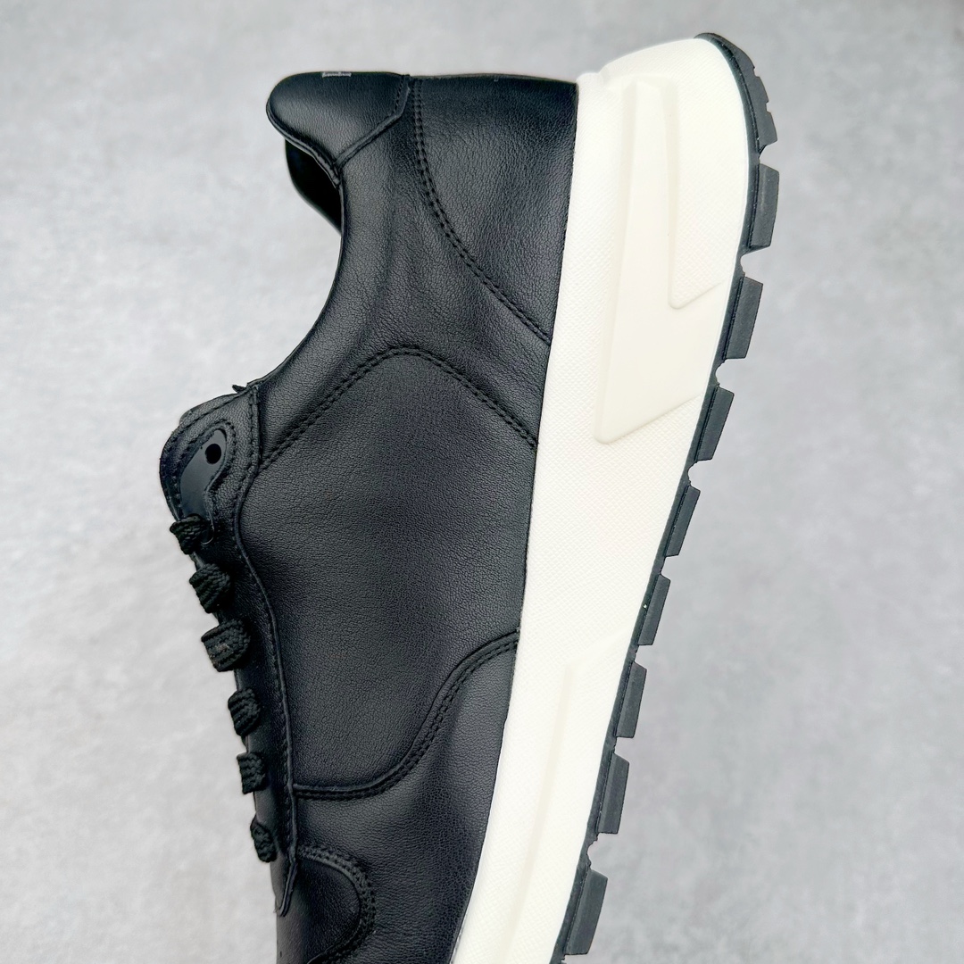 图片[7]-PRADA普拉达 厚底徽标系带运动休闲男鞋系列 广东大厂品质 专柜同步 大气个性更潮更抢眼更追求档次，它将颠覆旧念，与您共度时尚潮人必备! 面料采用原版进口小牛皮 牛皮内里垫脚 橡胶发泡大底 轻便防滑耐磨 脚感舒适 款式耐看做工精细 配以简洁利落的鞋楦 彰显男人的果敢和硬朗 尺码：38-44（皮鞋码）-选品中心