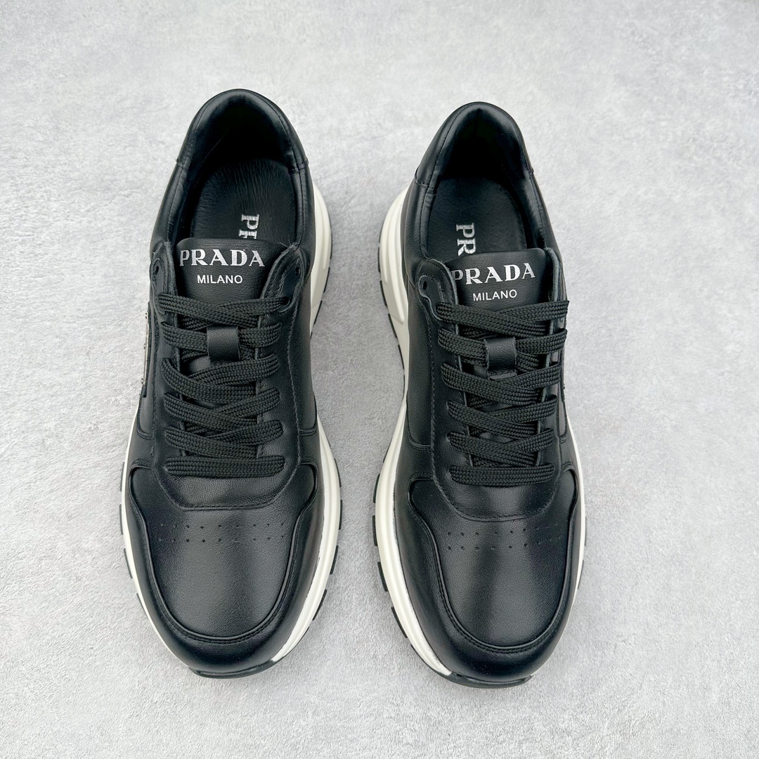 图片[2]-PRADA普拉达 厚底徽标系带运动休闲男鞋系列 广东大厂品质 专柜同步 大气个性更潮更抢眼更追求档次，它将颠覆旧念，与您共度时尚潮人必备! 面料采用原版进口小牛皮 牛皮内里垫脚 橡胶发泡大底 轻便防滑耐磨 脚感舒适 款式耐看做工精细 配以简洁利落的鞋楦 彰显男人的果敢和硬朗 尺码：38-44（皮鞋码）-选品中心