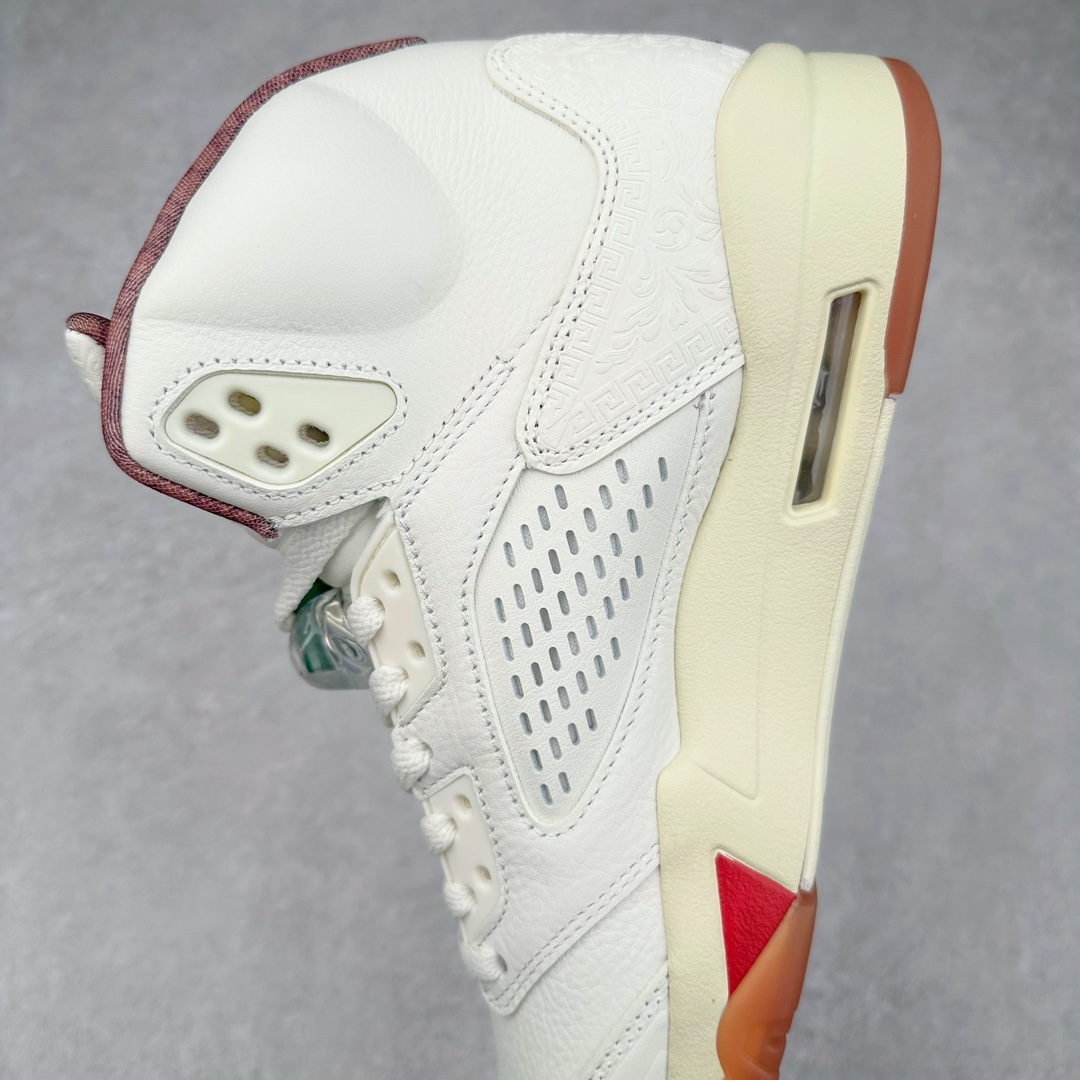图片[7]-＃OG纯原 Air Jordan AJ5 “El Grito”白绿 HF8833-100 Jordan Brand 将推出 Air Jordan 5 “ El Grito ” ，以此庆祝墨西哥丰富的文化。此次发布旨在颂扬墨西哥的文化和传统。这款鞋的设计灵感源自 1810 年 9 月 16 日神父米格尔 · 伊达尔戈 （Miguel Hidalgo）的历史性号召行动 “ El Grito de Dolores ” ，以此纪念墨西哥为自由而战的历程，并通过神秘主义、文化和传统来表达对墨西哥多样性的自豪。这次发布将推出两种配色，其中一双采用 Sail , Coconut Milk , Pink Green 和 Dark Pony 配色方案。 另一款则采用了 Diffused Taupe ， Dark Pony , Sail 和 Apple Green 配色方案。这两双 Air Jordan 5 均展示了独特的设计元素， 以向 “ El Grito ” 表达致敬。其中一个值得提起的细节是，鞋面采用了激光切割皮革，灵感源自墨西哥装饰性建筑。Jordan Brand 通过此次具有深远象征意义的发布，向墨西哥人民坚韧不拔的意志和昂扬向上的精神风貌表达敬意。这款 Air Jordan 5 “ El Grito ” 承载着对墨西哥文化的深刻理解与尊重。Jordan Brand 以这样的方式，让鞋友们共同感受墨西哥文化的独特魅力与深厚底蕴。 尺码：40 40.5 41 42 42.5 43 44 44.5 45 46 47.5 48.5-选品中心