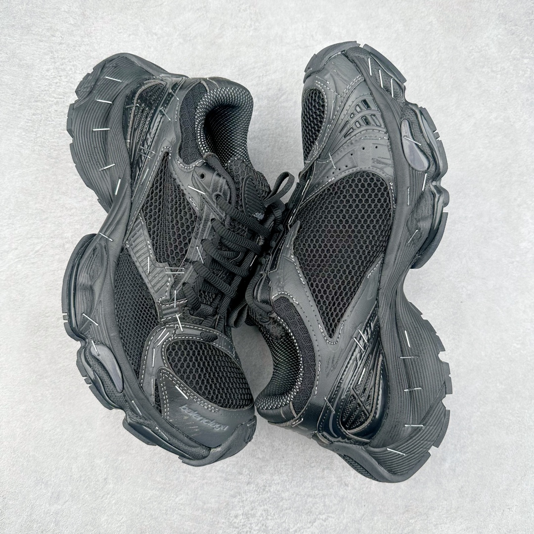 图片[3]-BALENCIAGA Stapler Sneakers 巴黎世家订书机鞋网布系带低帮走秀复古老爹鞋 展现品牌对于新潮事物的热情 这款鞋子拥有巨大尺寸和醒目设计 符合当下”老爹鞋”的趋势 鞋子采用银灰配色 营造出低调而不失华丽的效果 10XL的尺码使它成为市场中最显眼的存在 适合追求个性化的人群 Balenciaga始终站在时尚前沿 此次发布的产品再次体现了他们的创新能力 偏大一码 尺码：35 36 37 38 39 40 41 42 43 44 45 46-选品中心